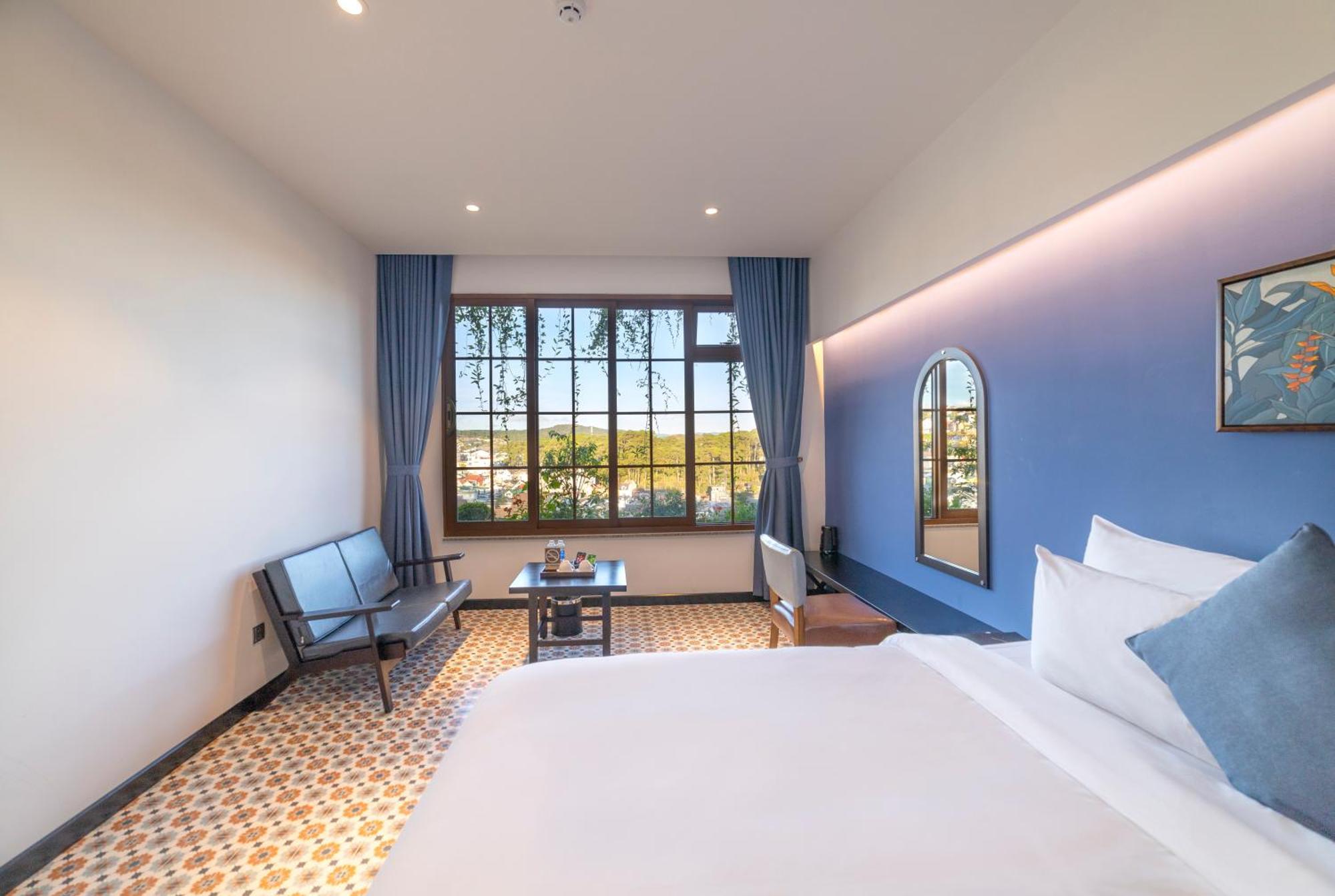 Brick House Hotel 3*