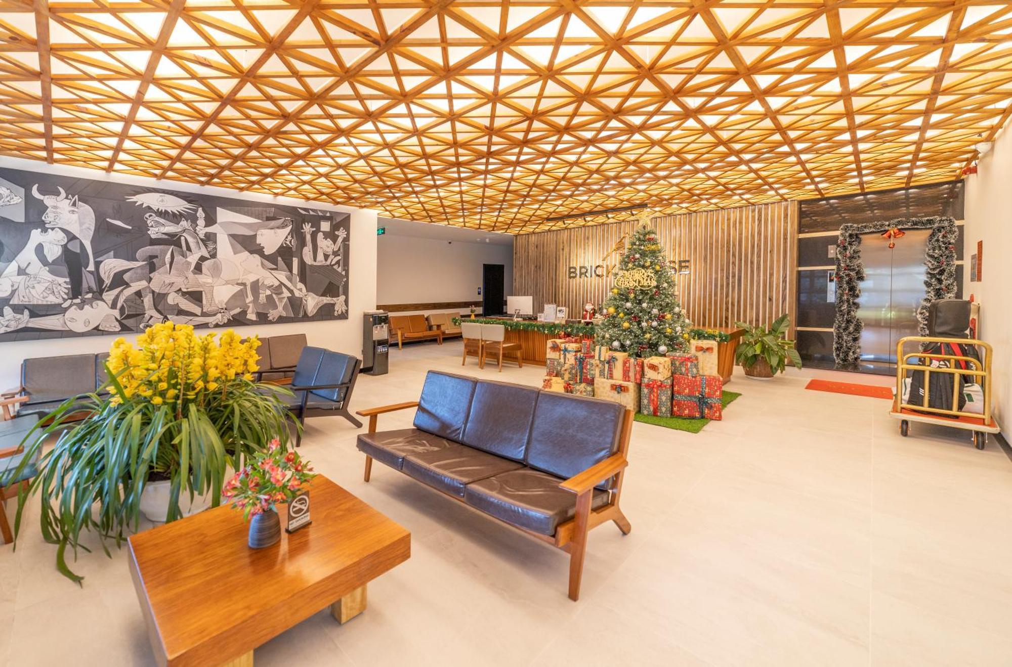 Brick House Da Lat