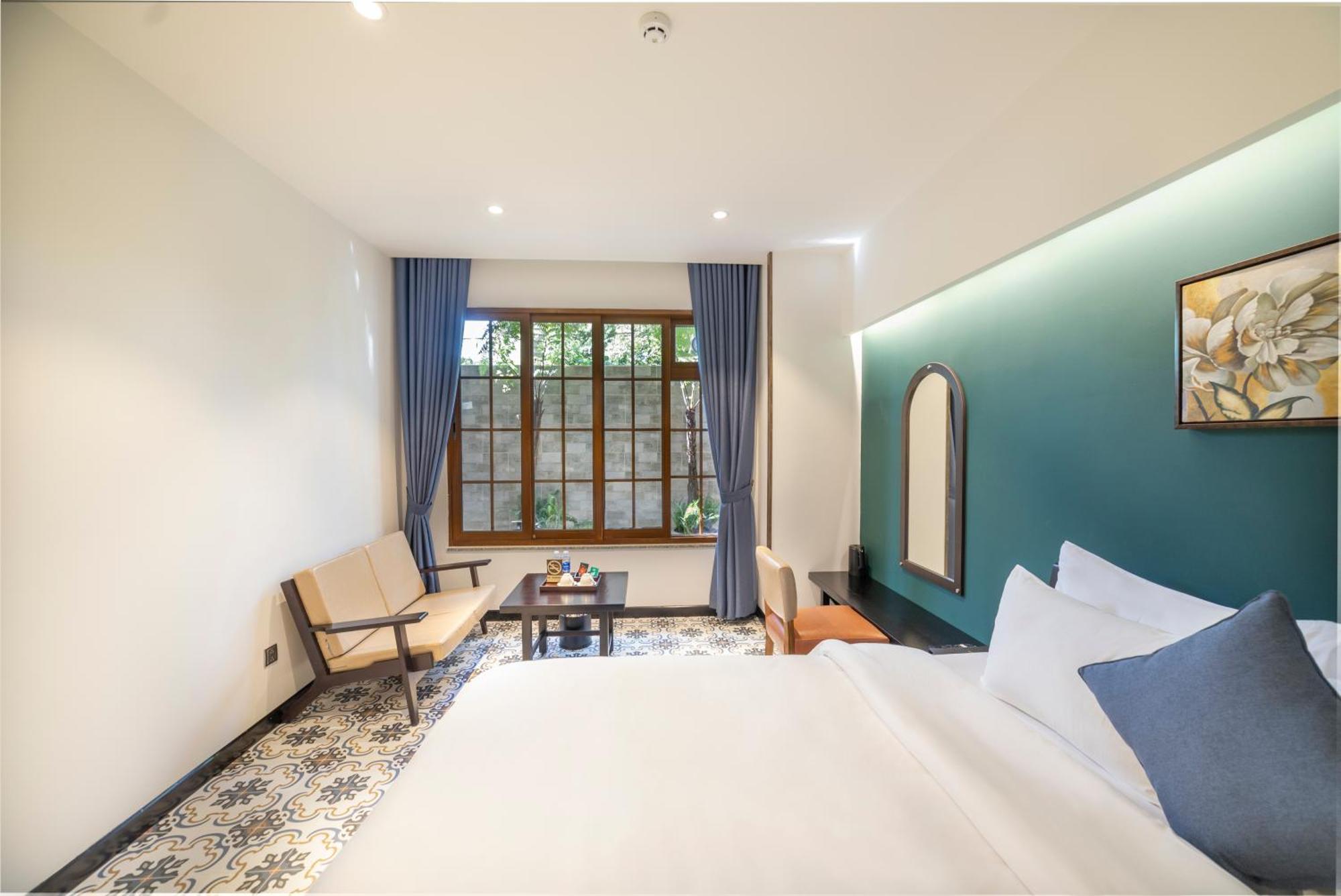 Brick House Hotel 3*