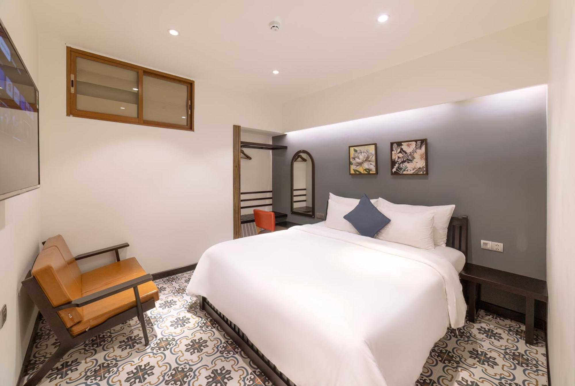 Brick House Hotel 3*