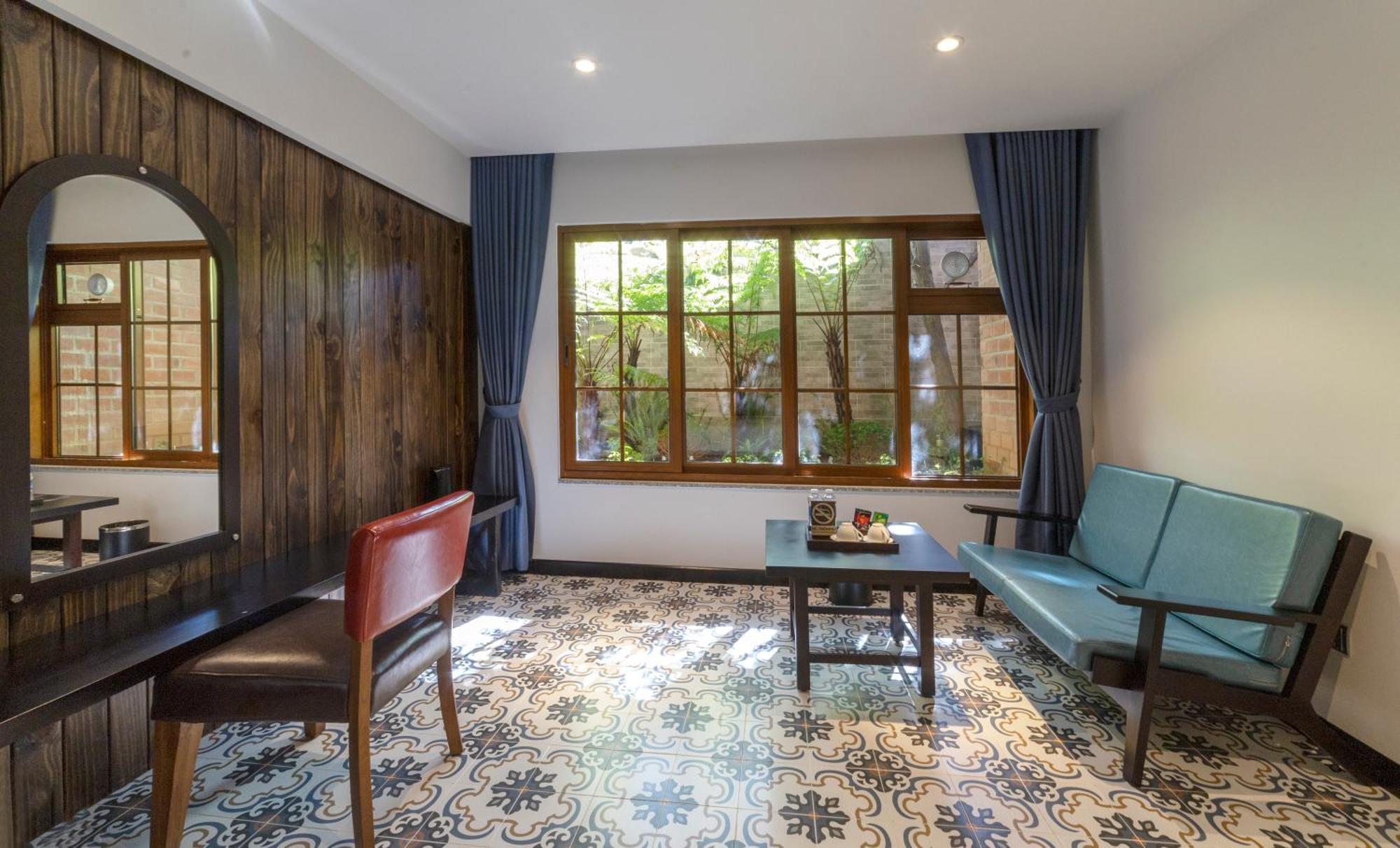 Hotel Brick House Đà Lạt