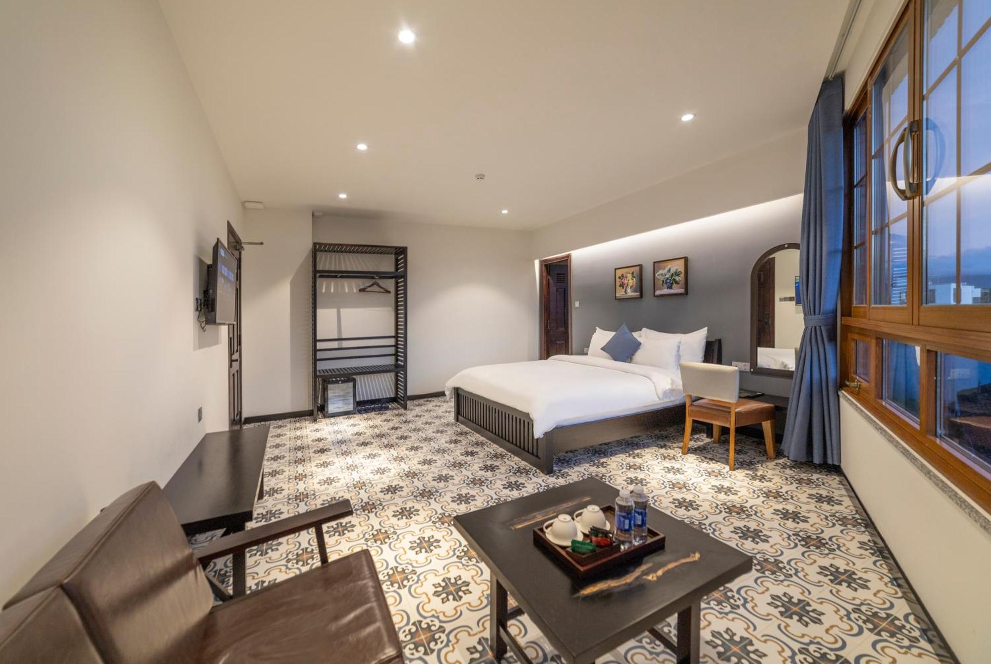 Brick House Hotel
