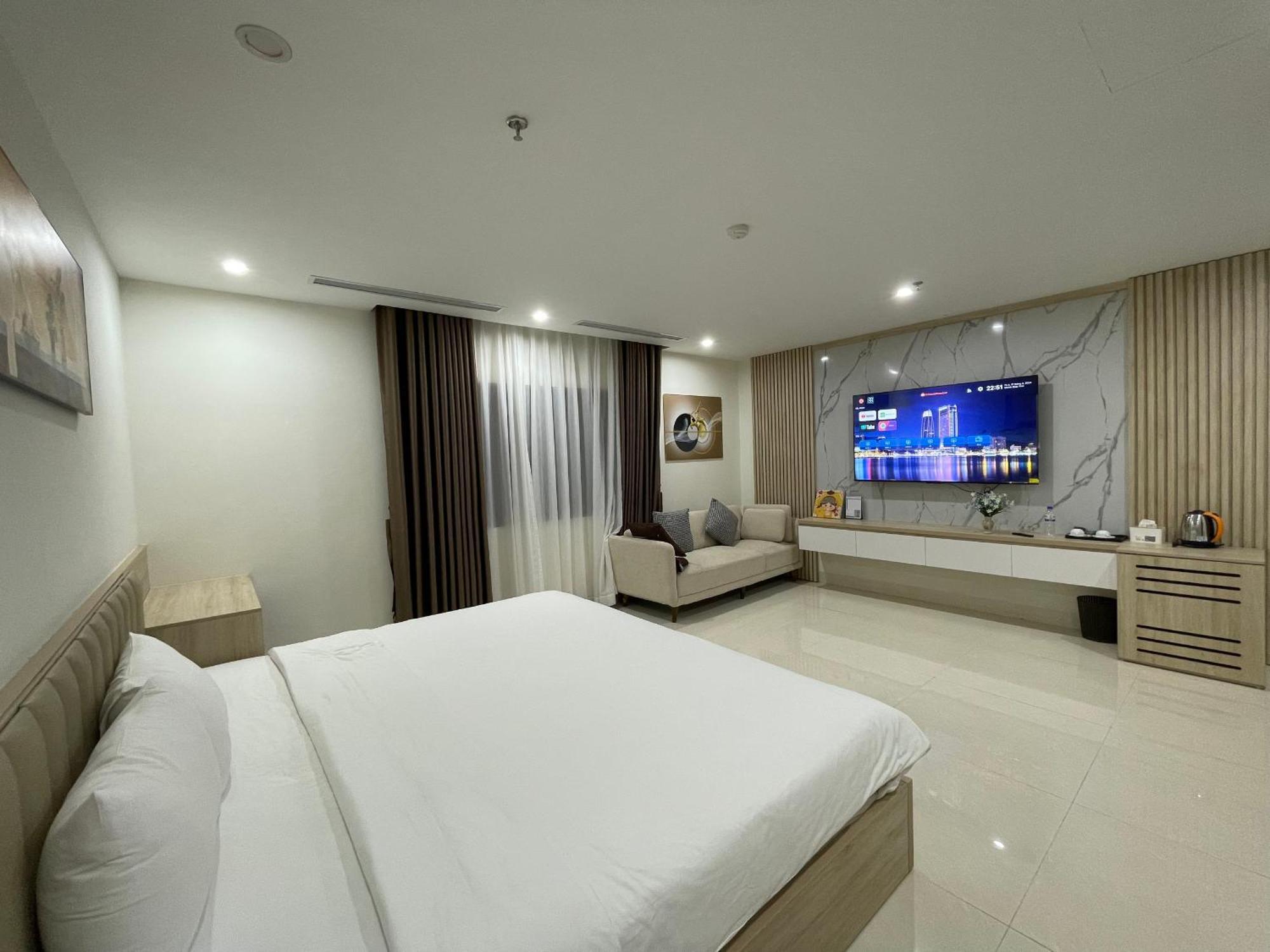Hotel Lucasta 3*