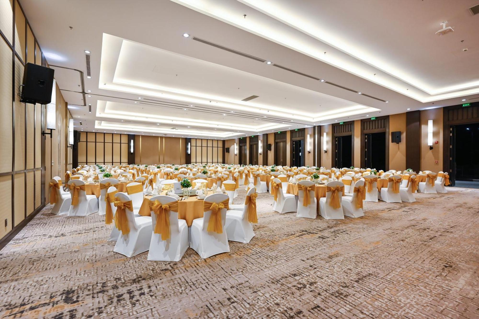 Emerald Resort