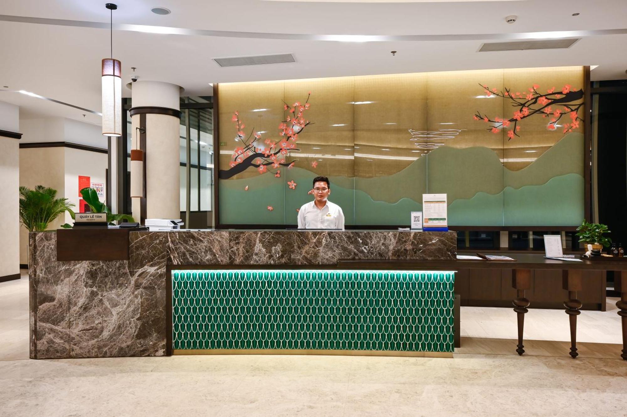 Emerald Resort