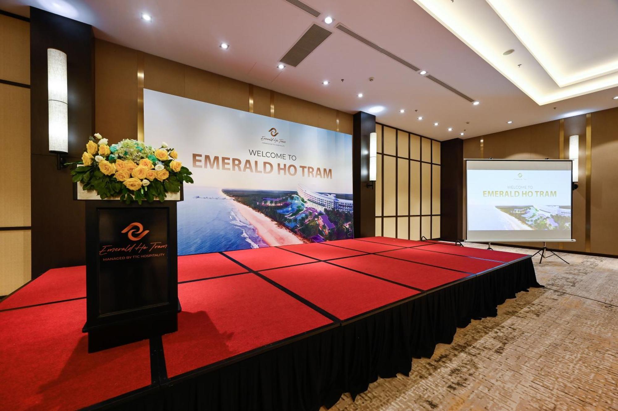 Emerald Resort