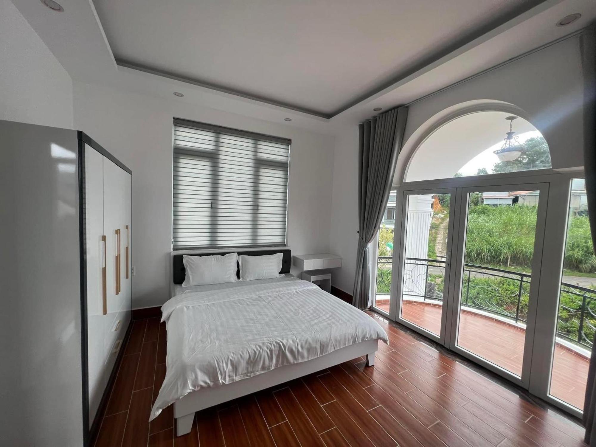 Villa Luxury Khoi Nghia Bac Son Gan Cho Dem - Gan Ho Xuan Huong