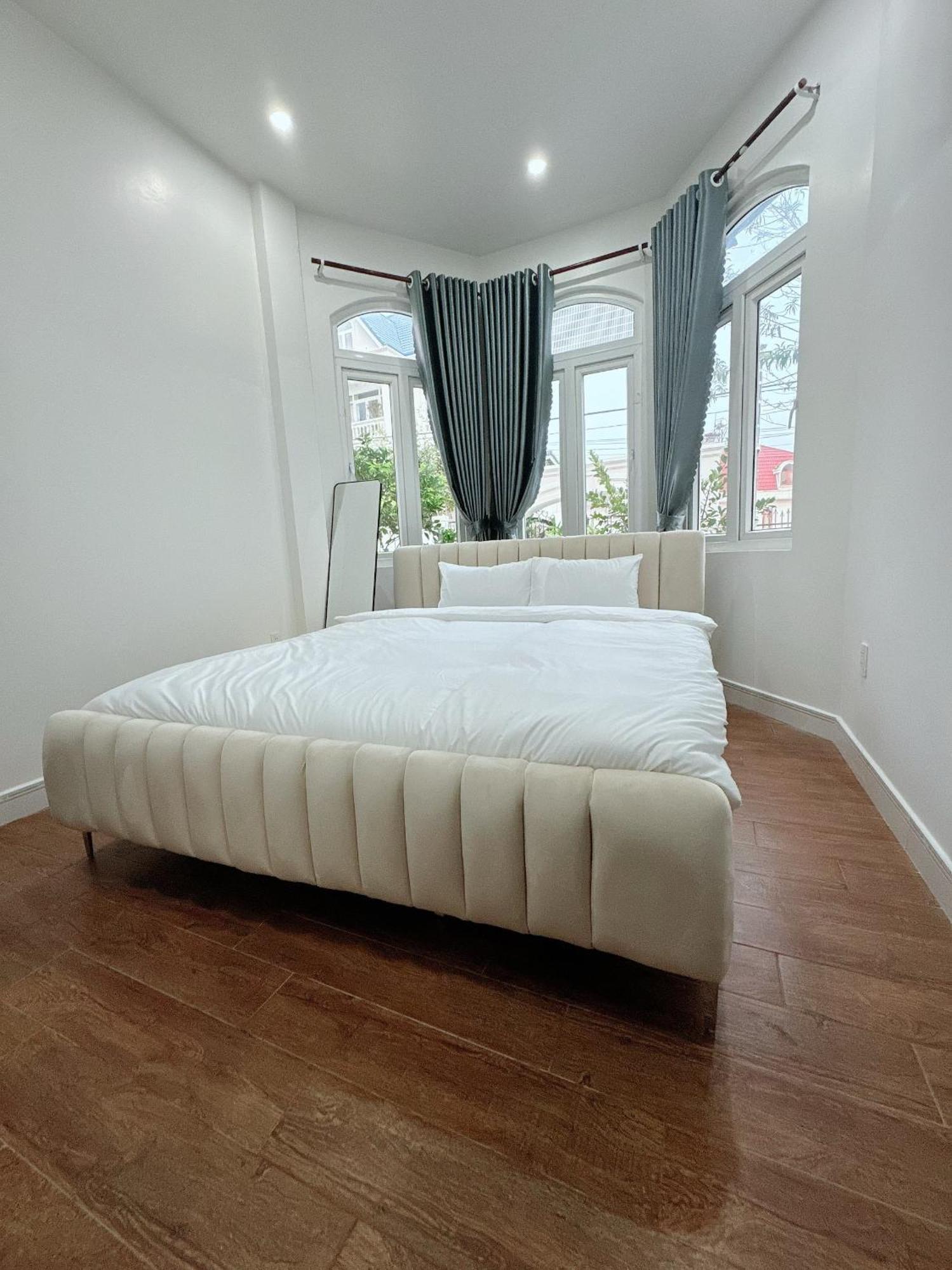 Villa Luxury Khoi Nghia Bac Son Gan Cho Dem - Gan Ho Xuan Huong *
