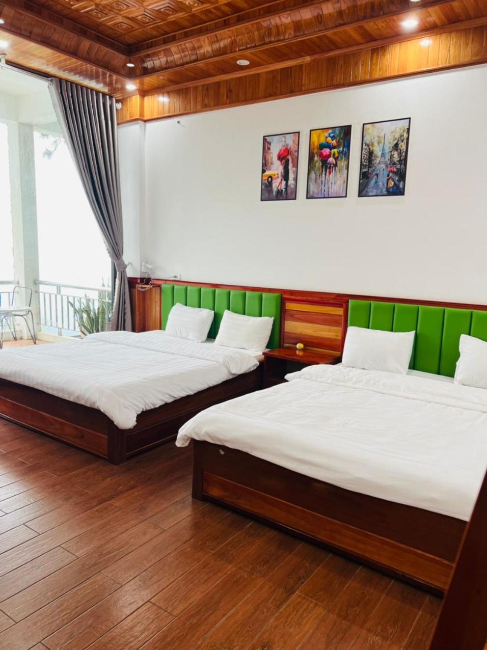 Ruby Hotel *