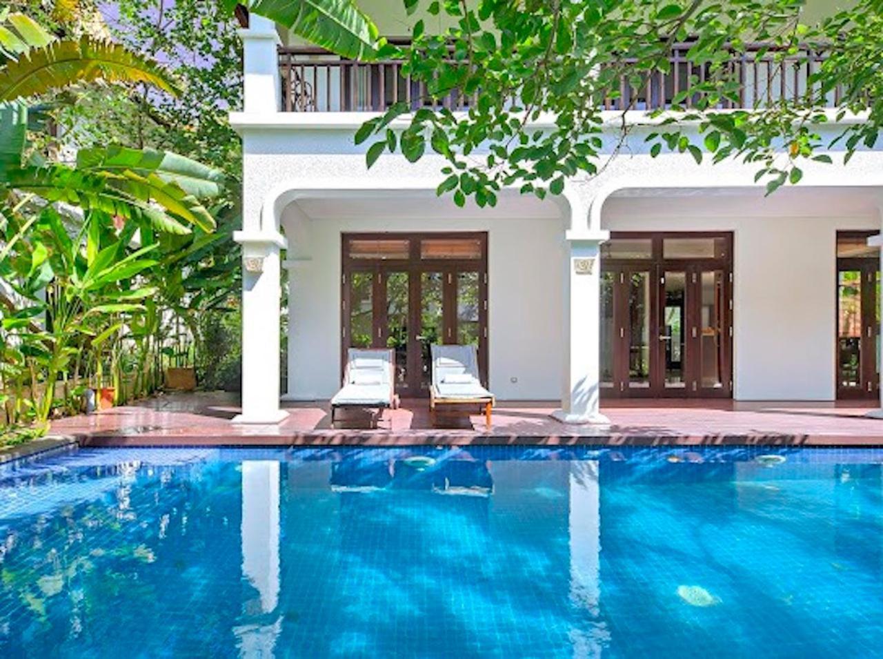 Seaside Villa *
