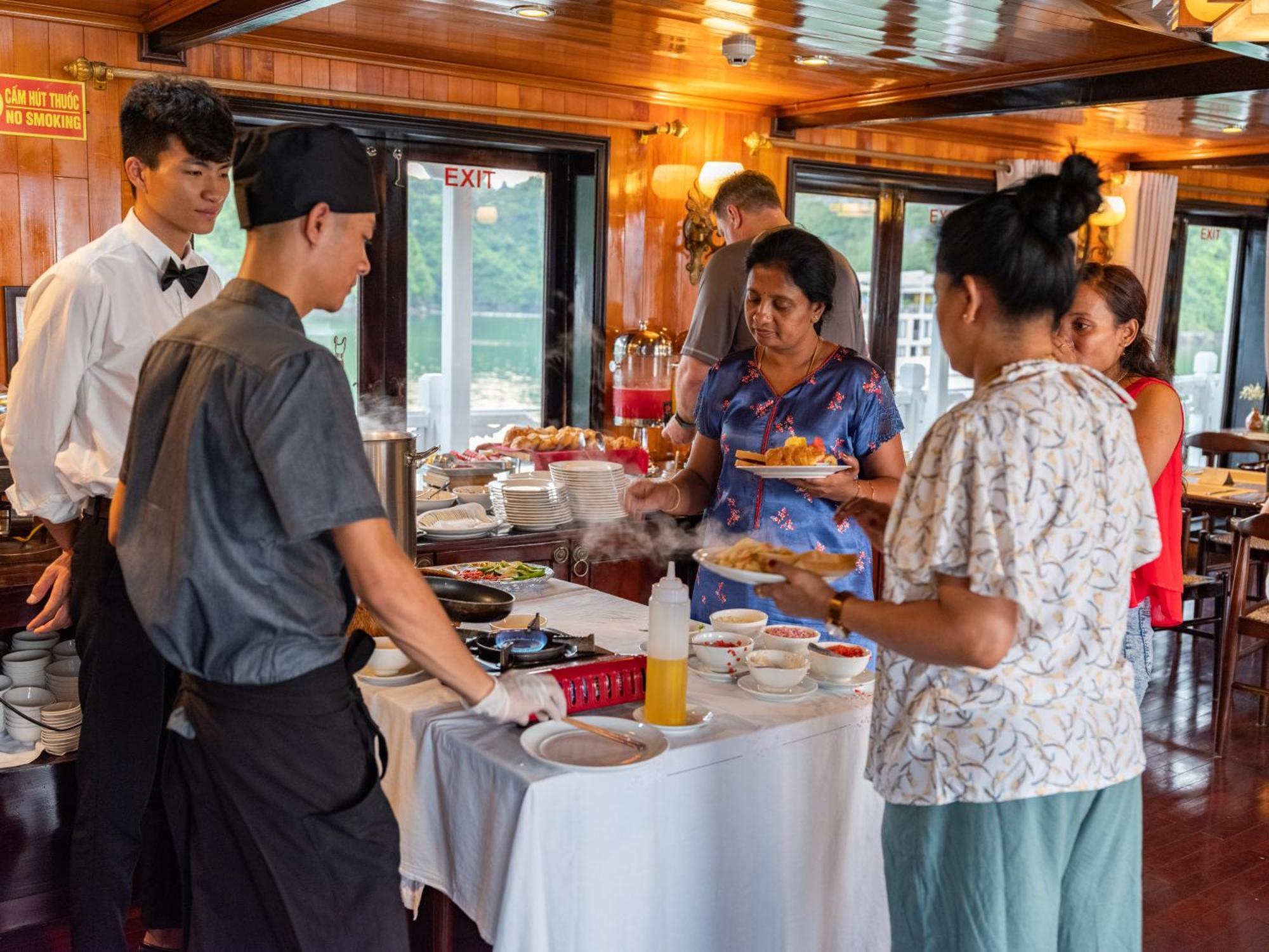 Hera Grand Lux Cruise On Bay 5*