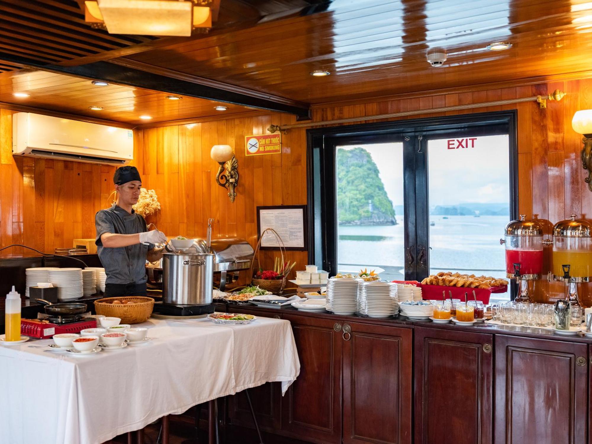 Hera Grand Lux Cruise On Bay 