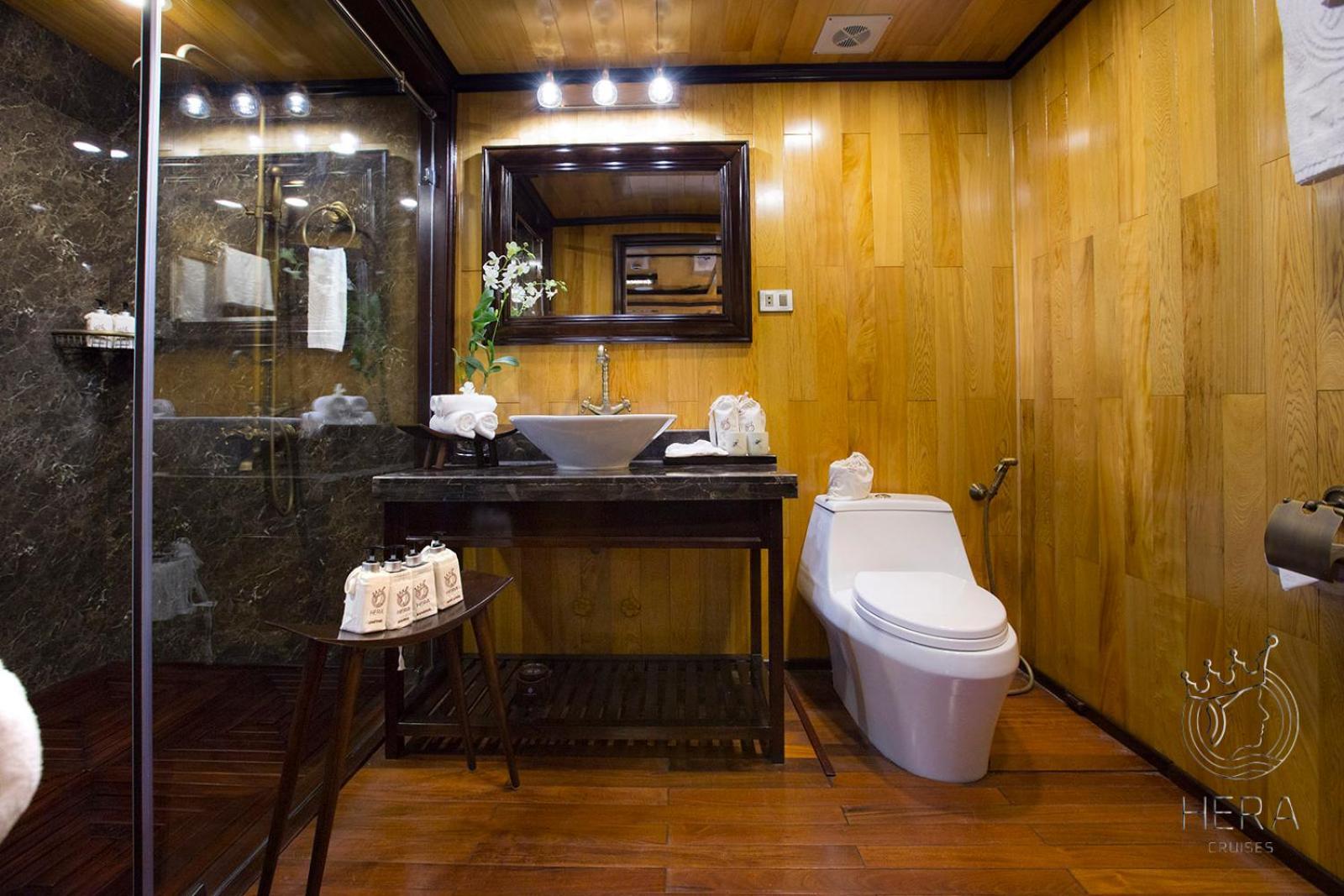 Hera Grand Lux Cruise On Bay 5* Hạ Long