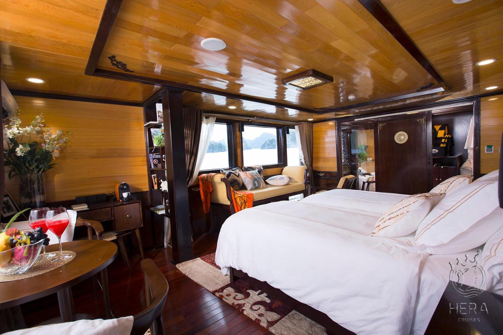 Hera Grand Lux Cruise On Bay  5*