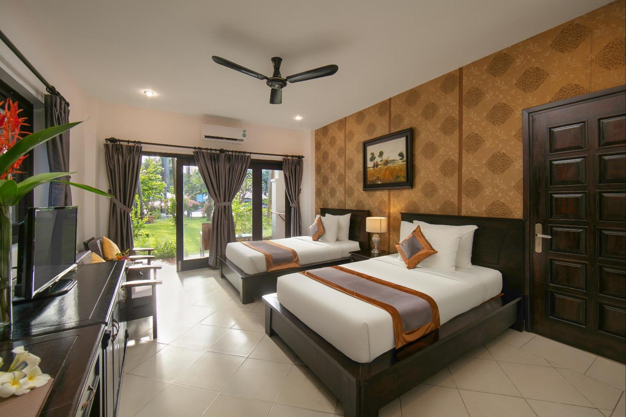 Sea Lion Resort 4*