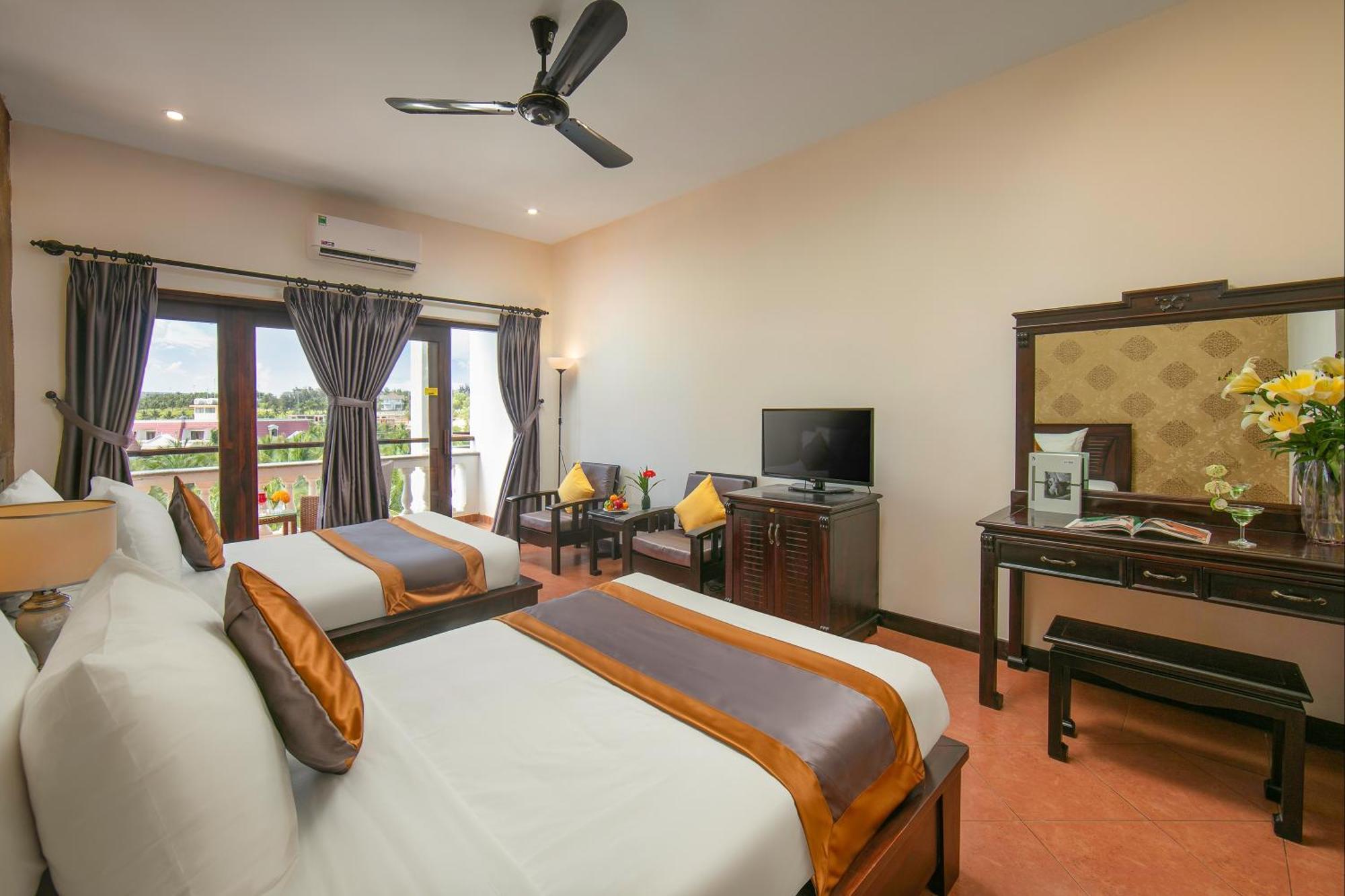 Sea Lion Resort 4*