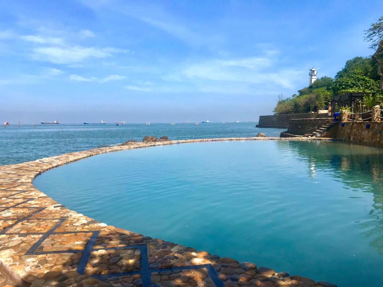 Binh An Village Hotel 4*
