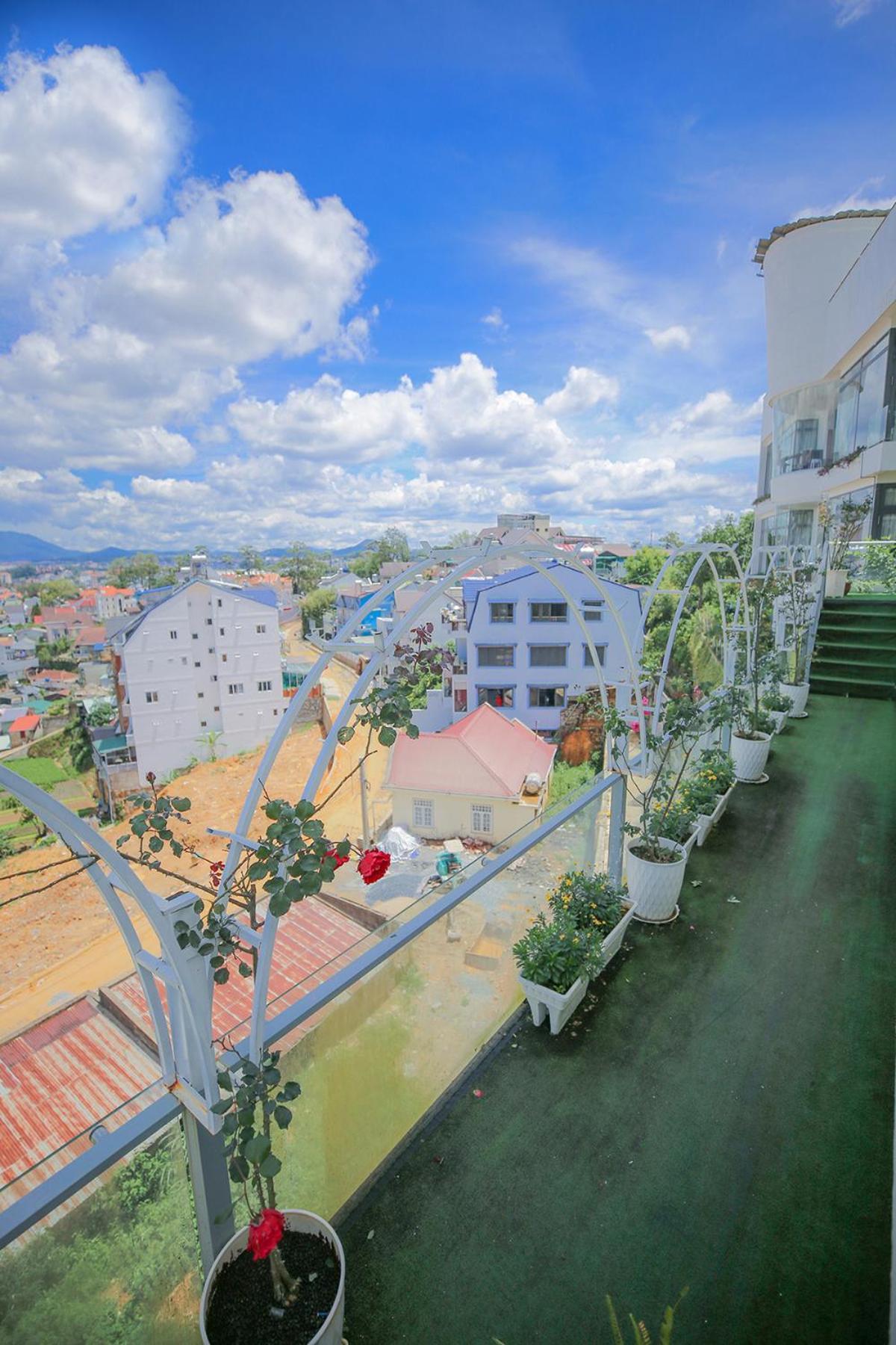 Rose Valley Vietnam Hotel