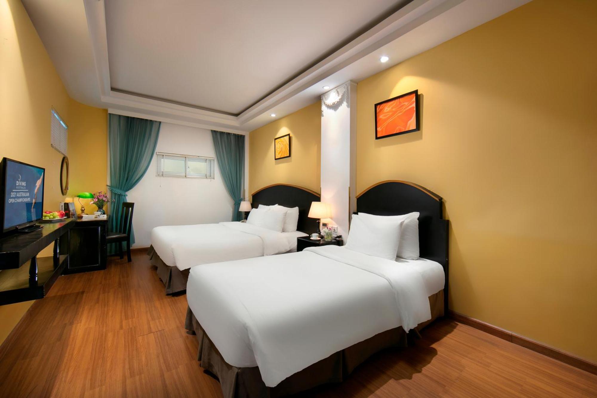 Khách sạn Harmonia & 4*