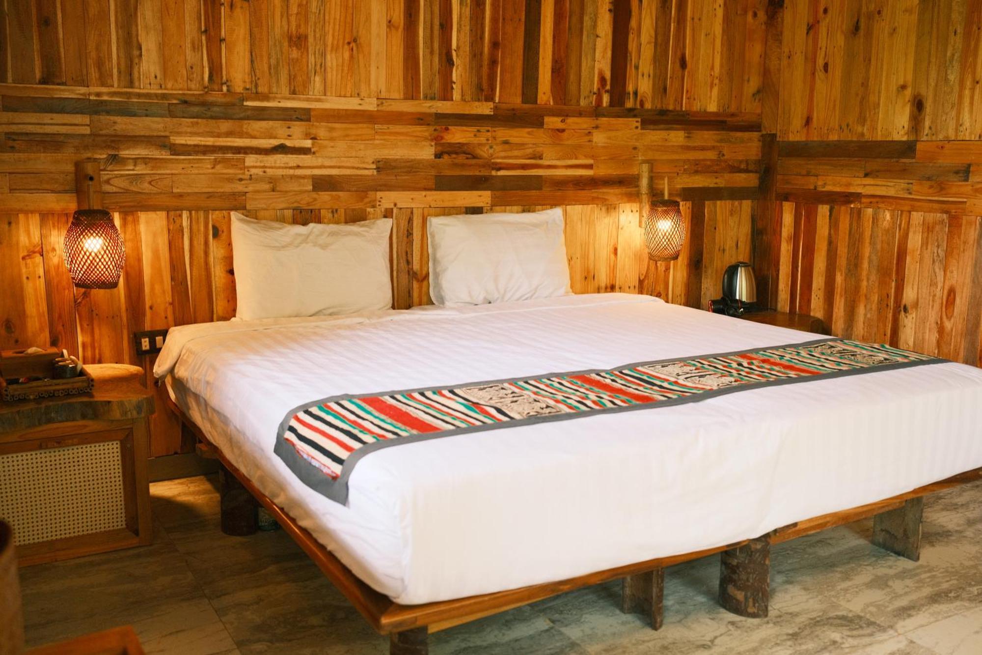Lodge Puluong Luna