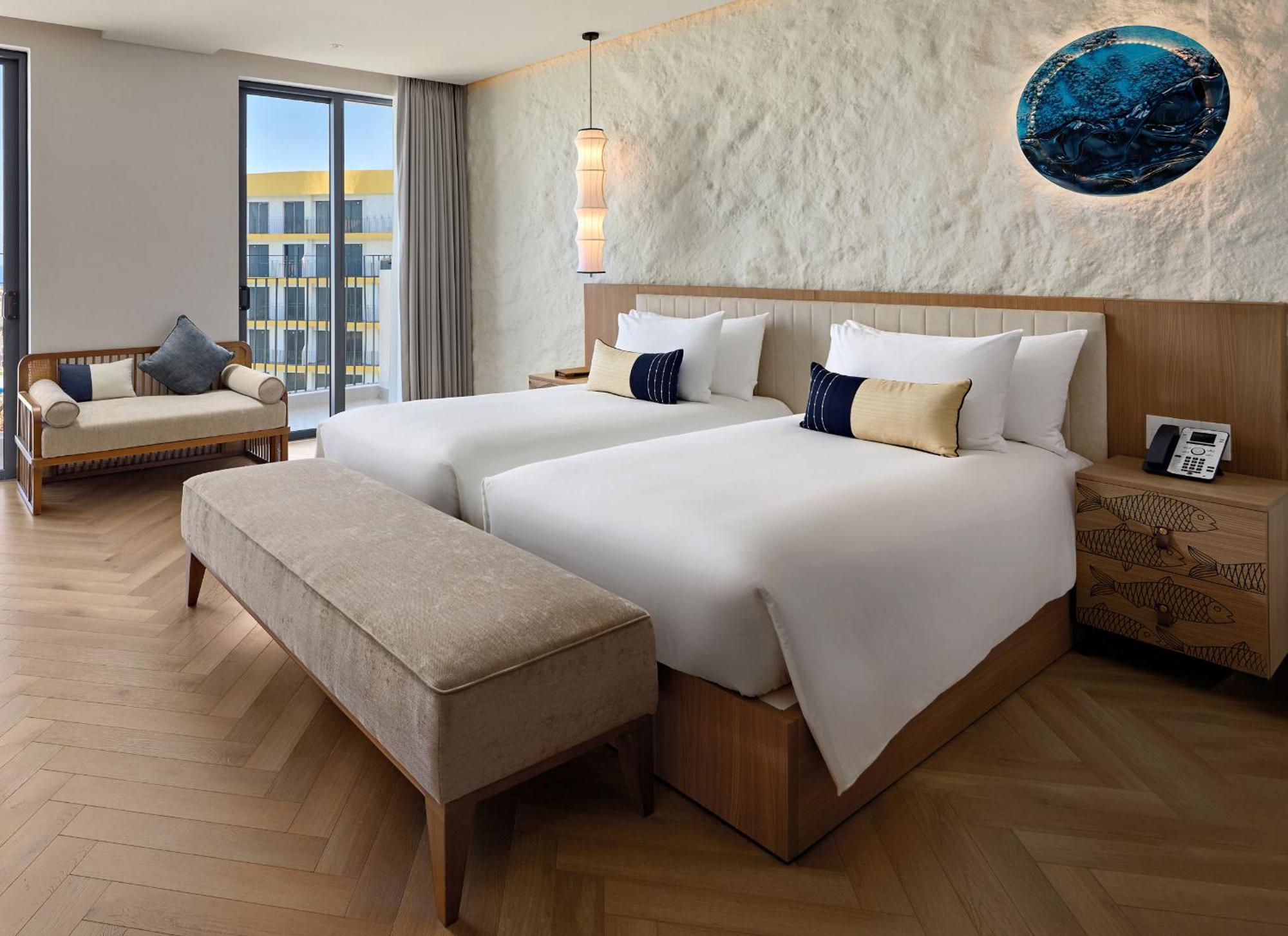Resort Wyndham Royal Beachfront & Hoi An
