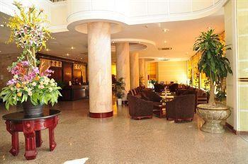Hotel Aloha Halong 4*