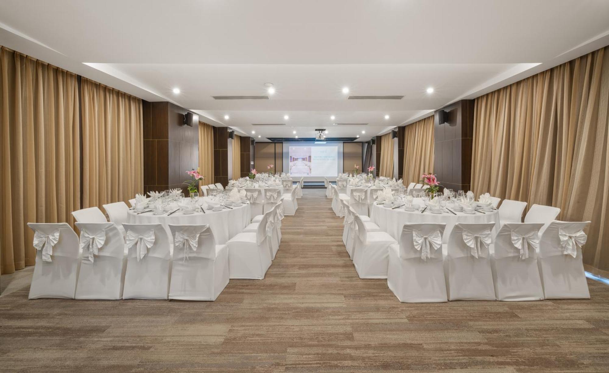 Hotel Satya Market