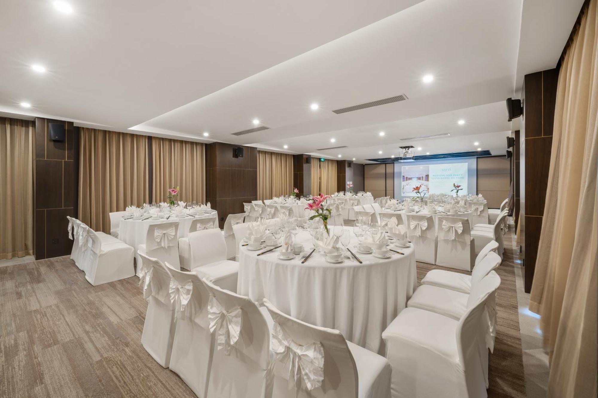 Hotel Satya Market 4*