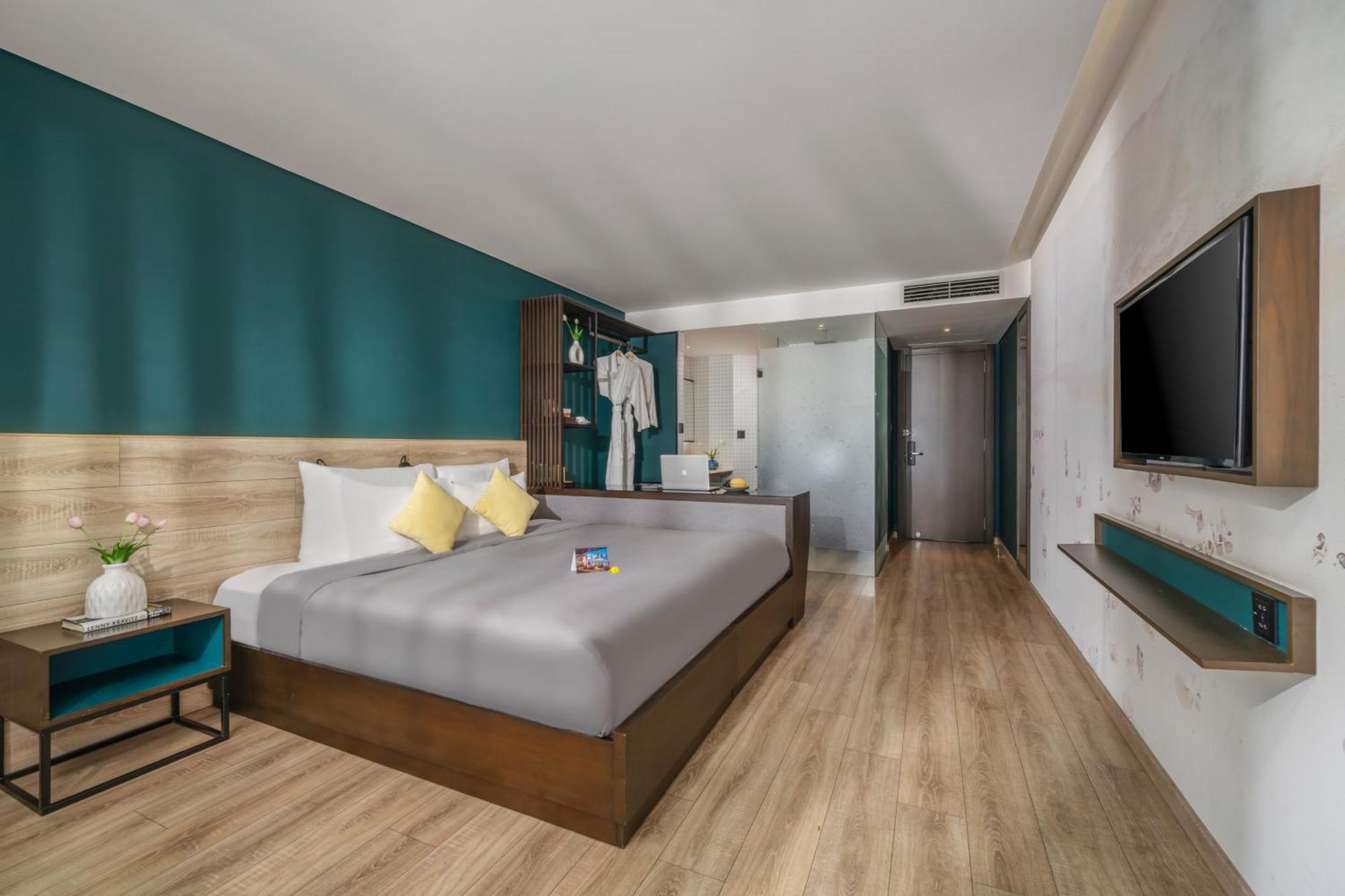 Satya Market Hotel