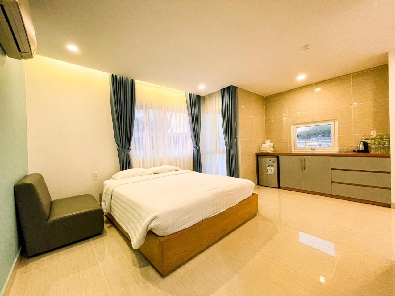 Sailing Hotel 3*