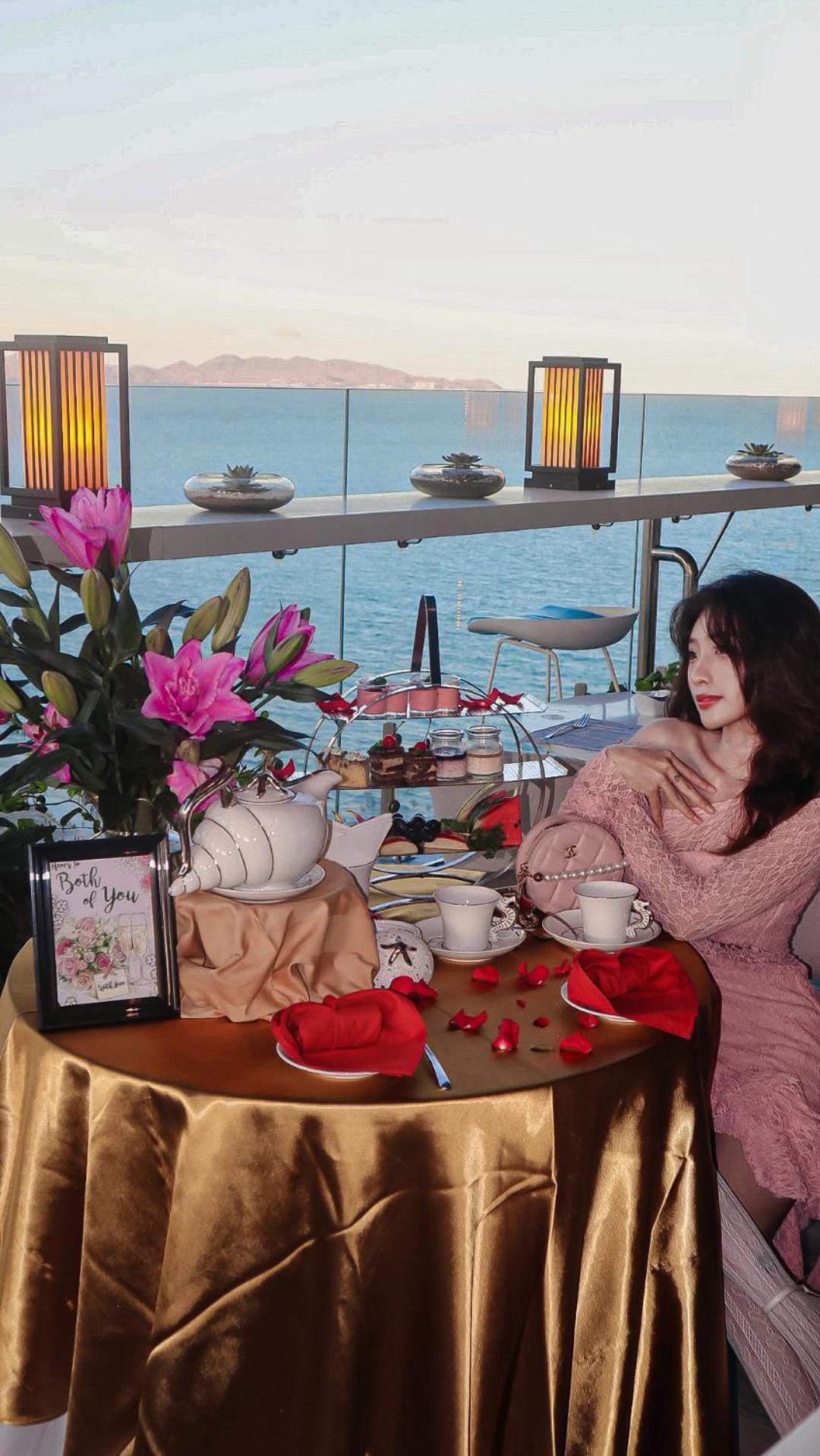 Premier Pearl Khách sạn 4*