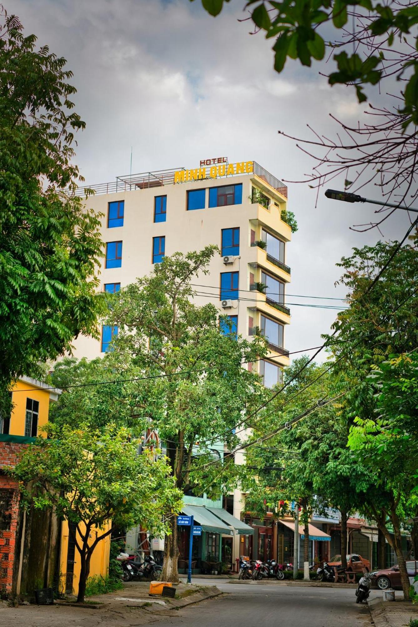 Hotel Minh Quang