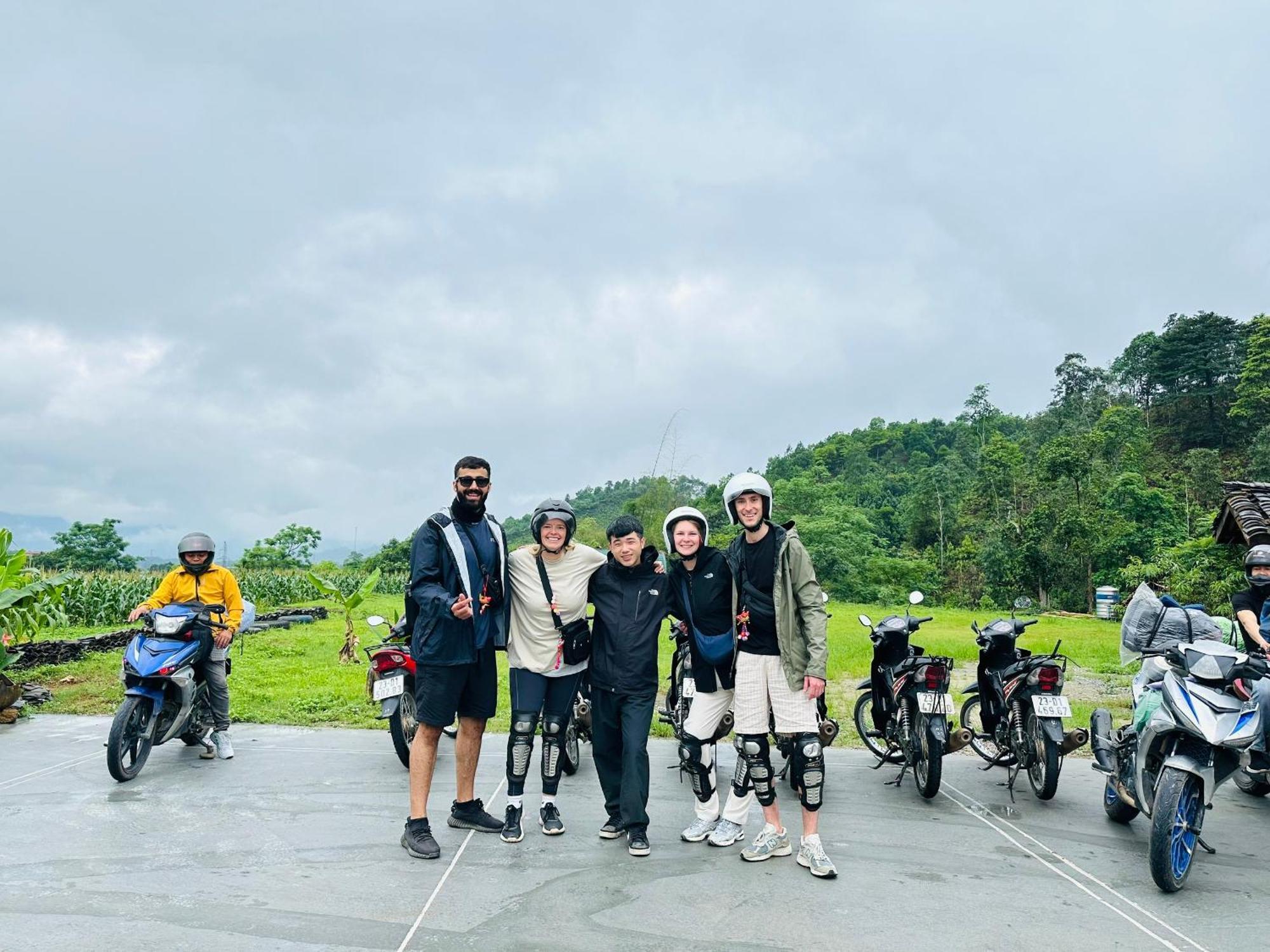 Ban Bang Tours & Motorbike * Ha Giang