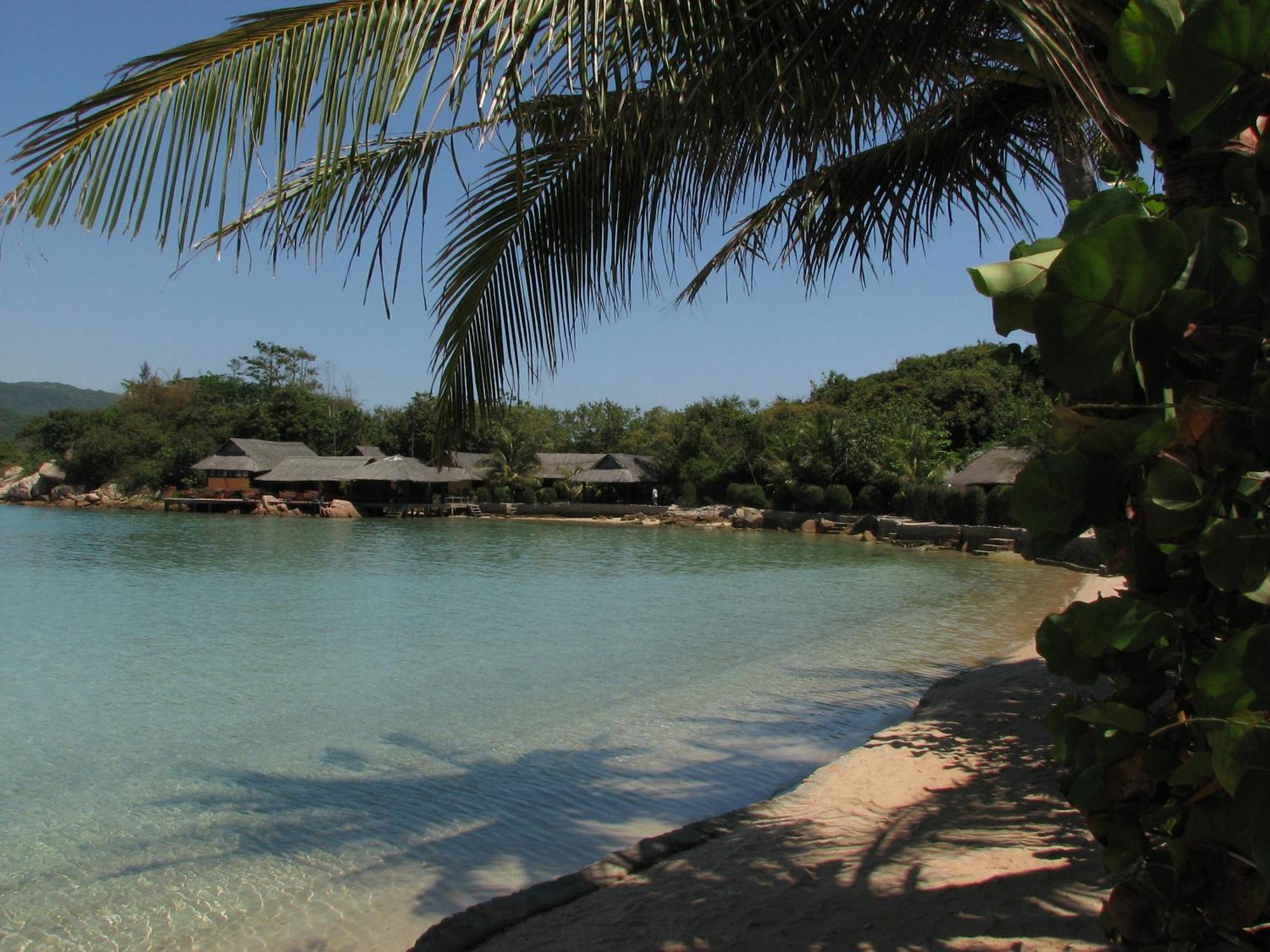 Resort Whale Island
