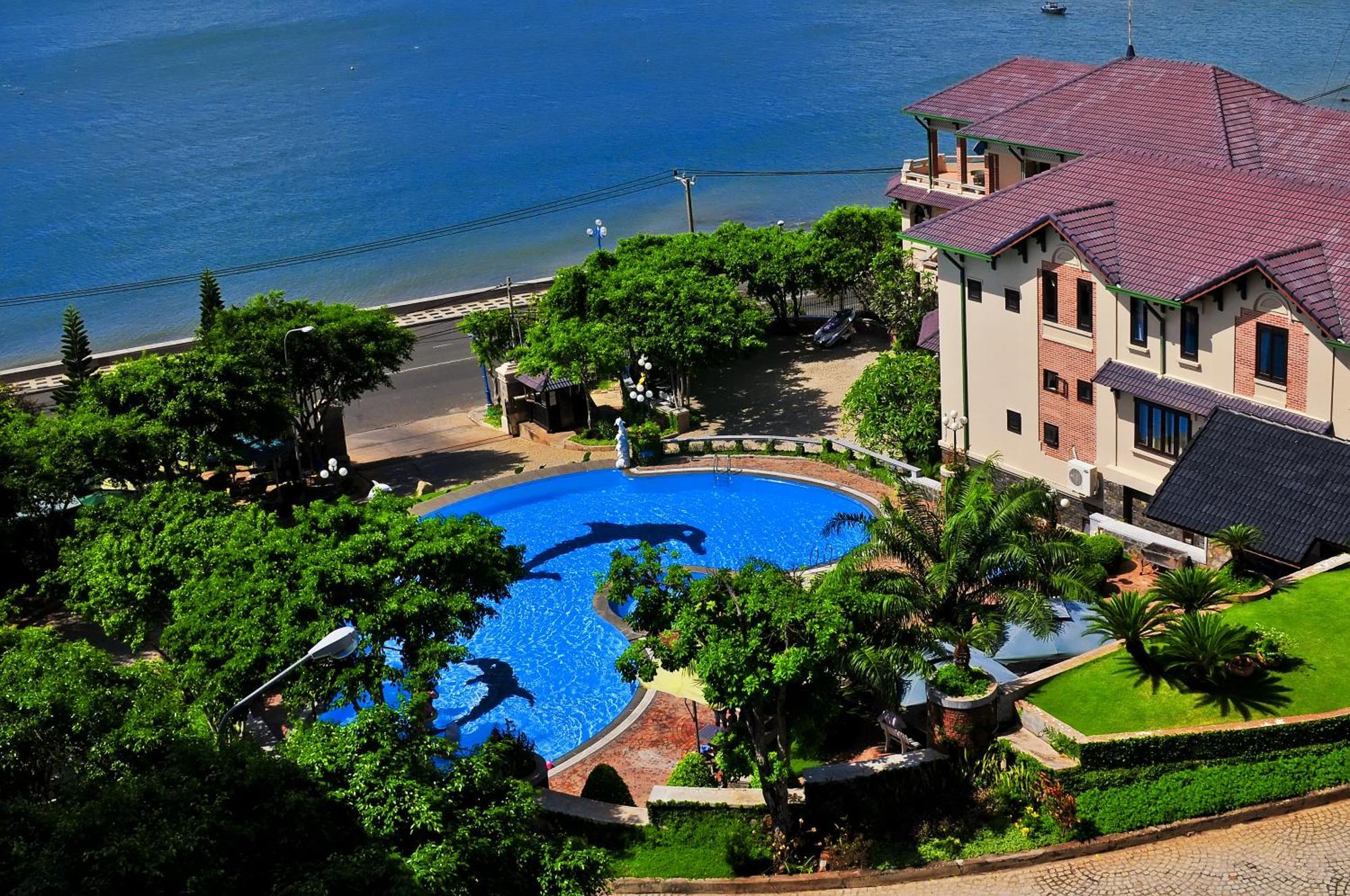 Hotel Beachfront 3*