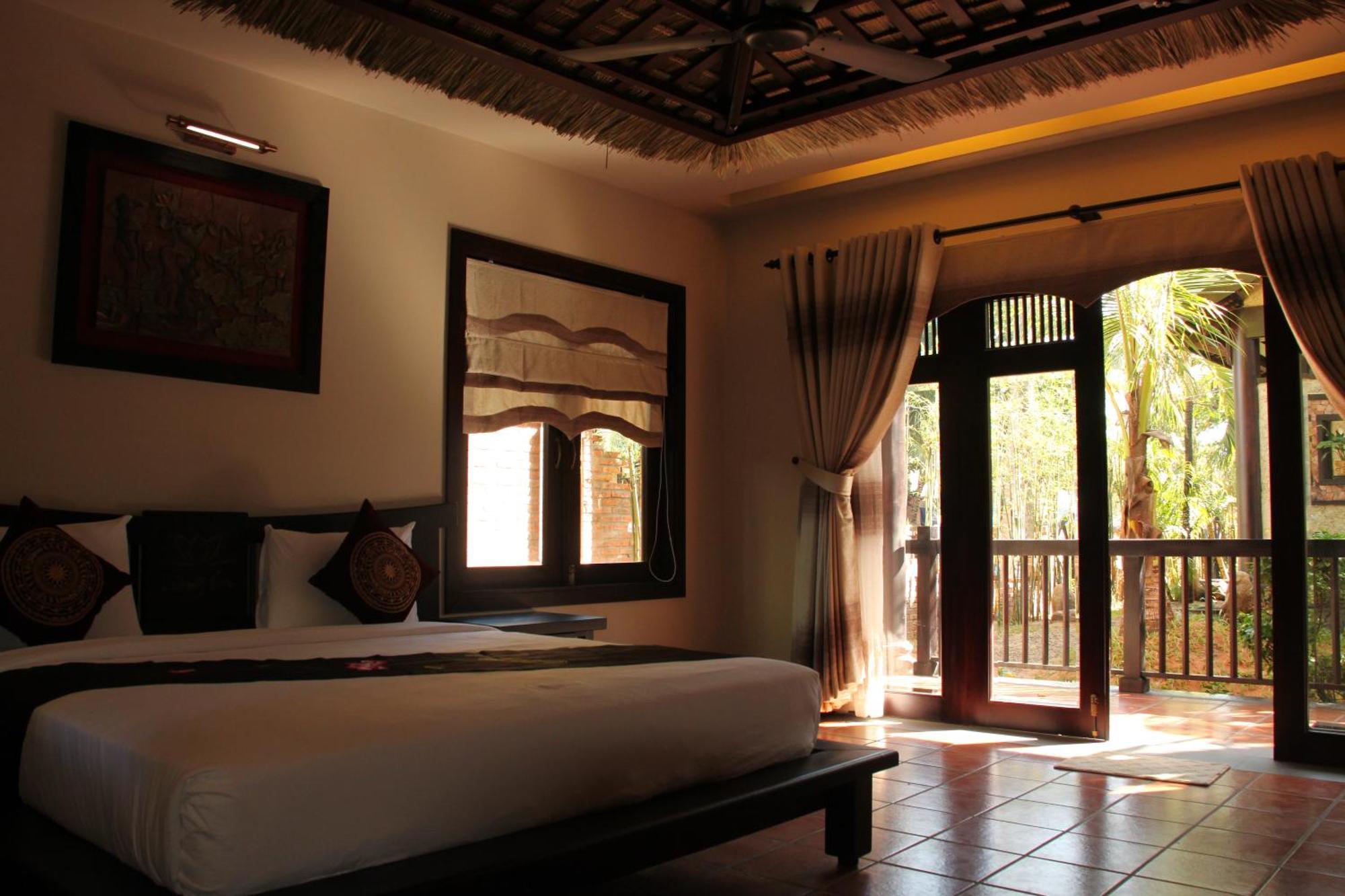 Lotus Village Resort Mũi Né