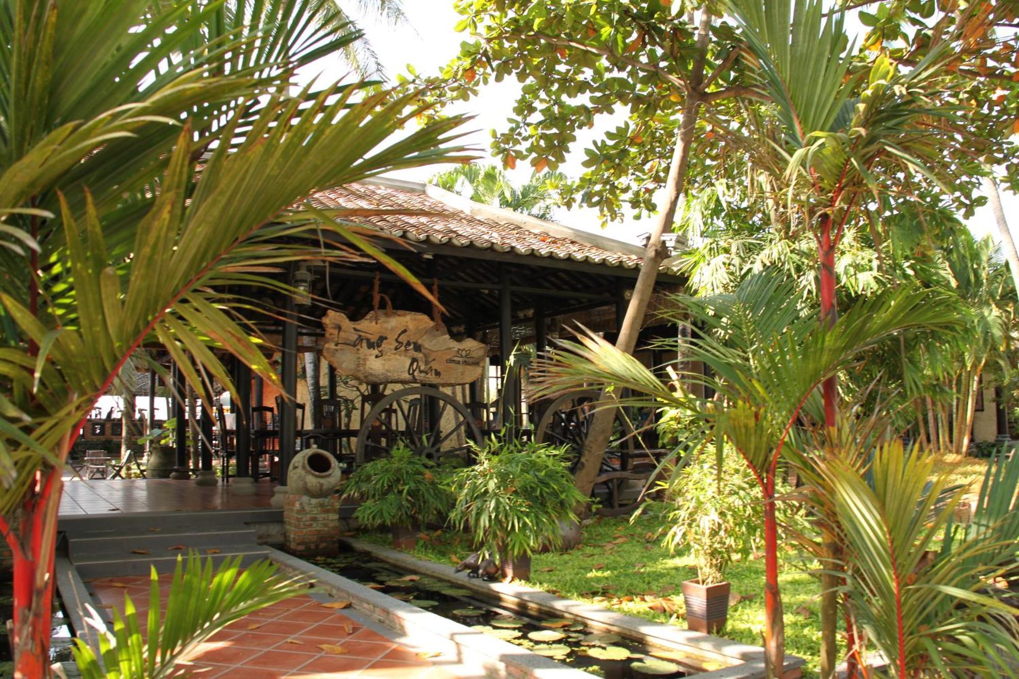 Lotus Village Resort Mũi Né