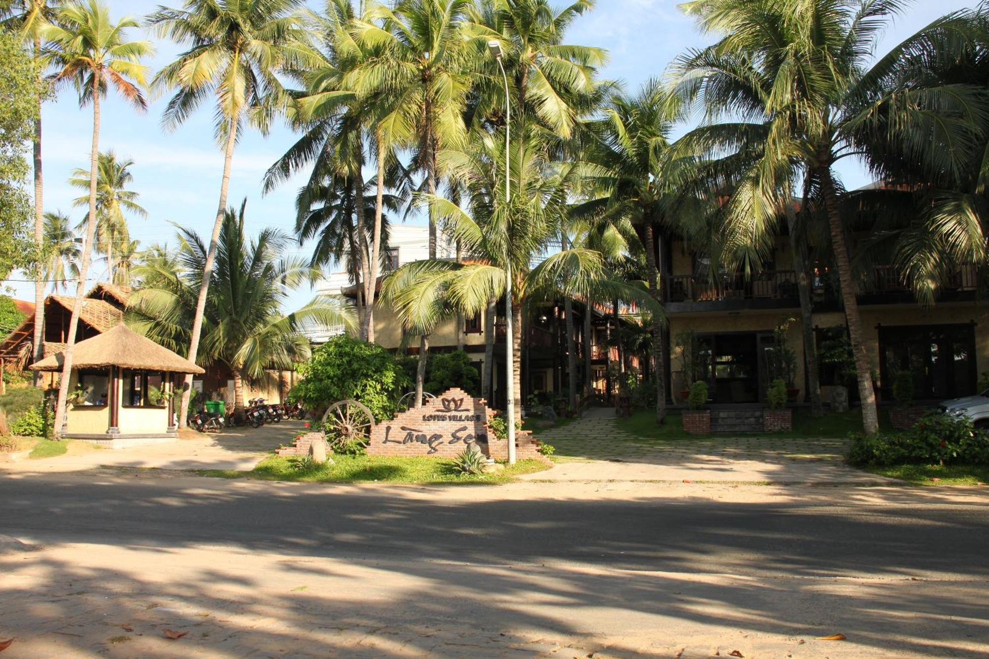 Resort Lotus Village Mũi Né