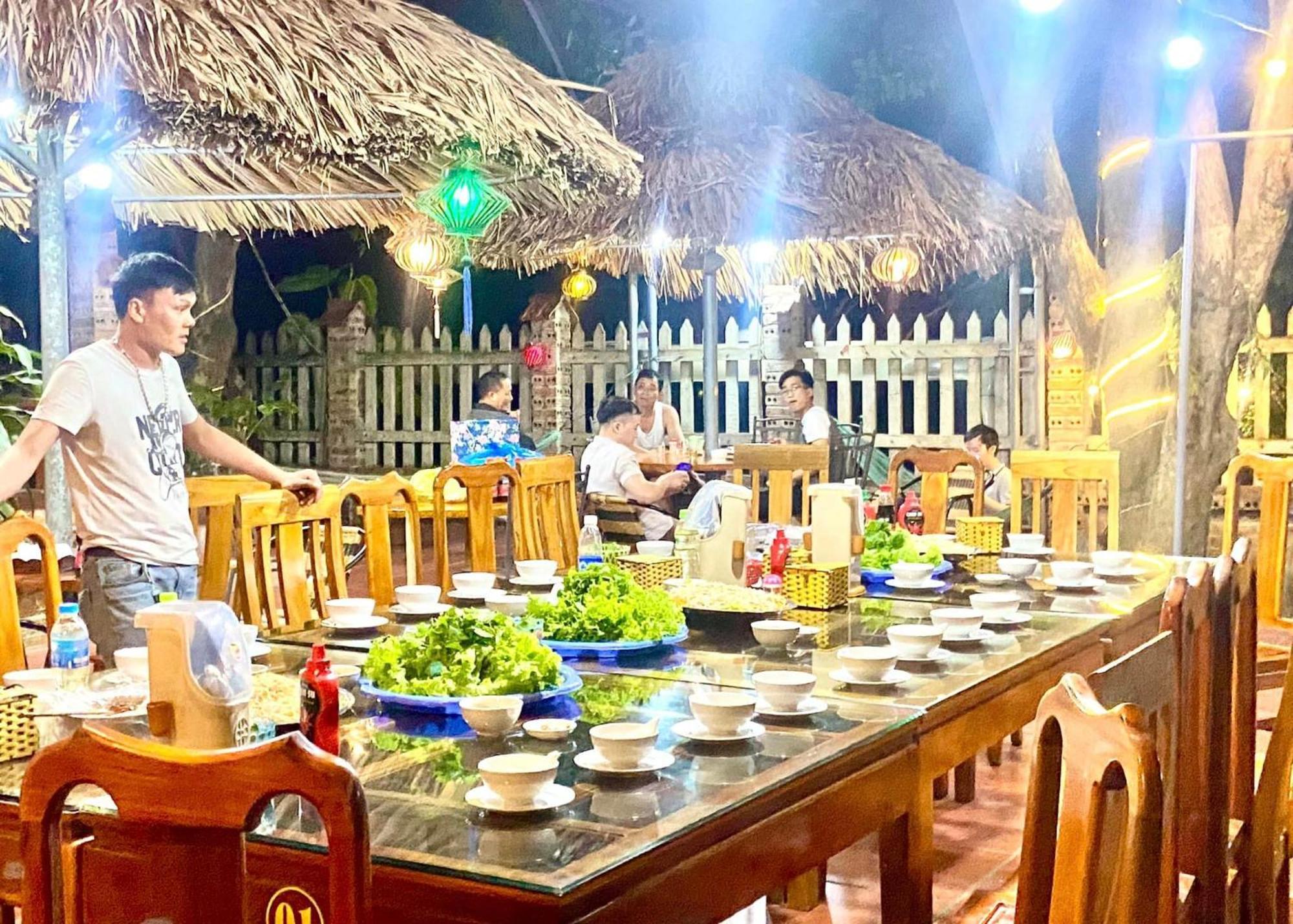 Mountain View & Restaurant Homestay Ninh Binh