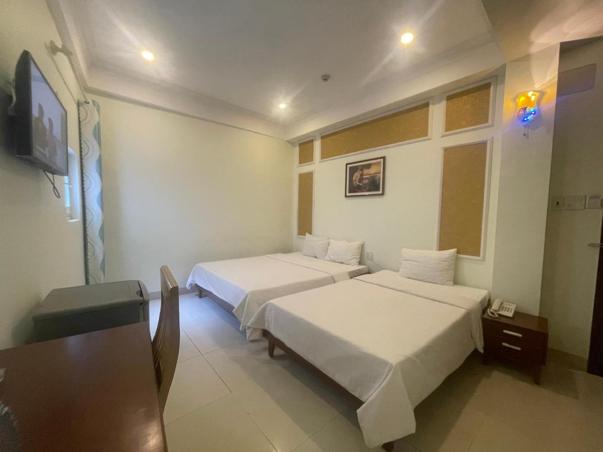 Ly Ky Hotel *