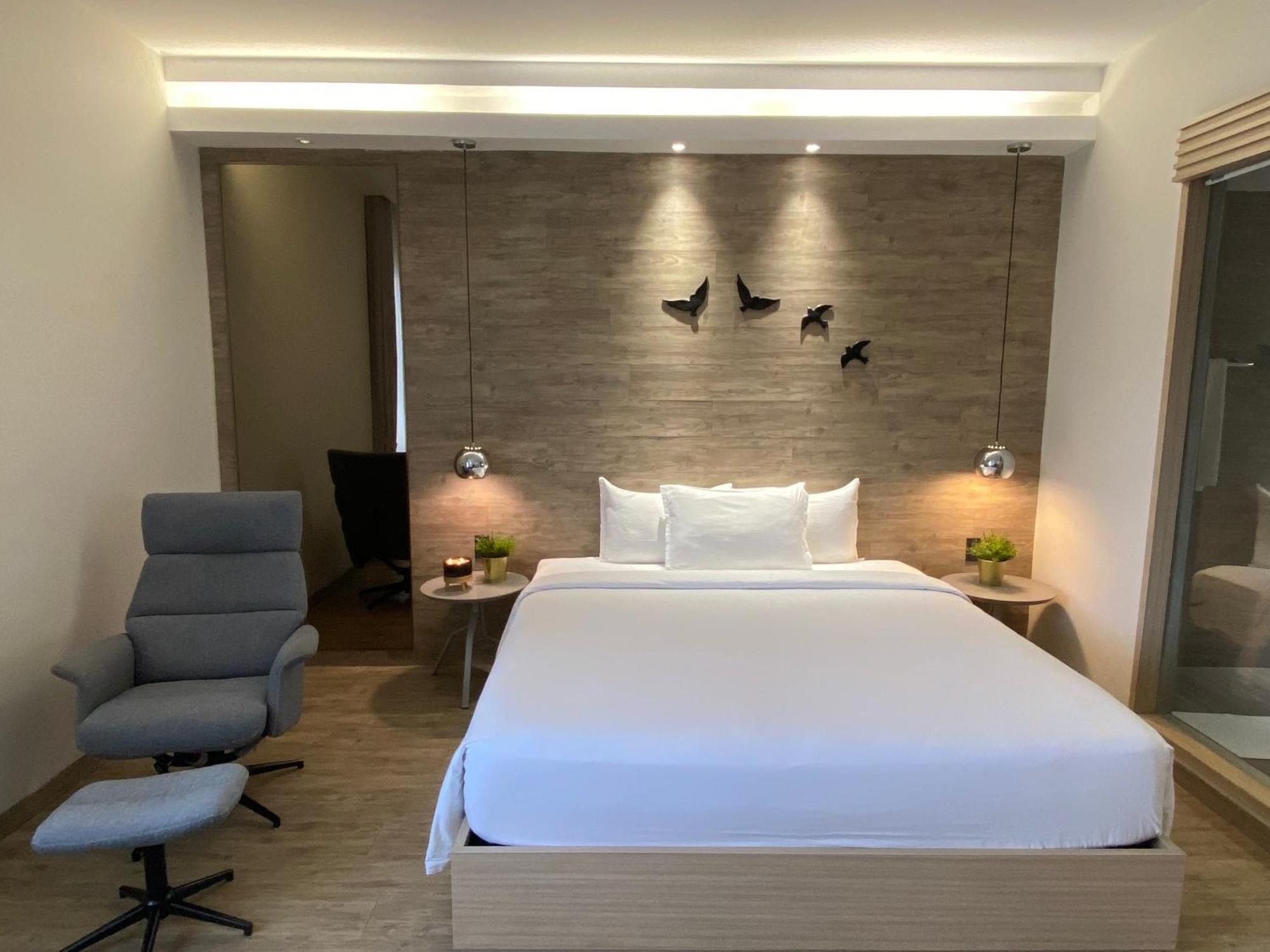Khách sạn The Luxe 3*