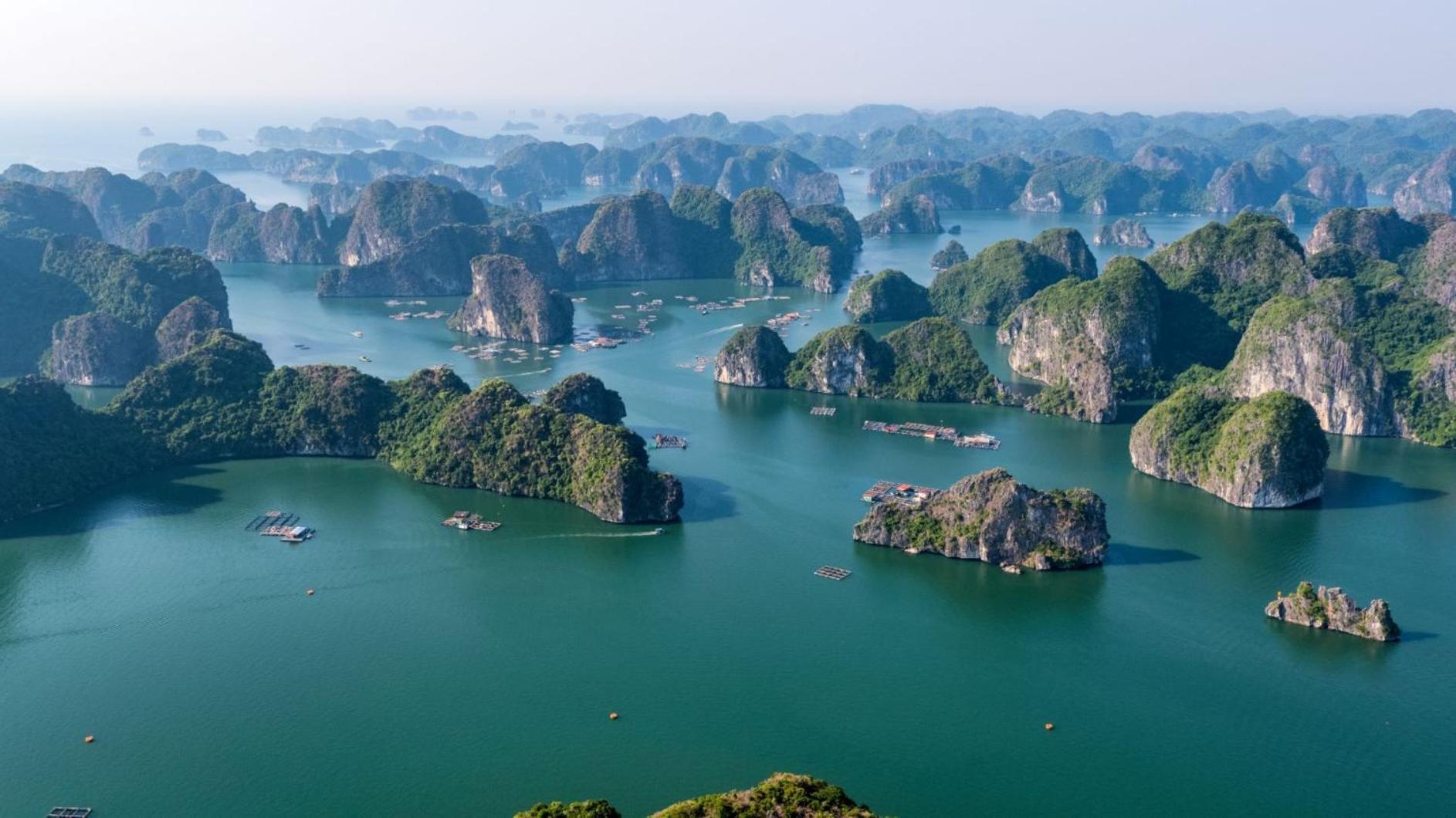 Indochine Cruise  Hạ Long