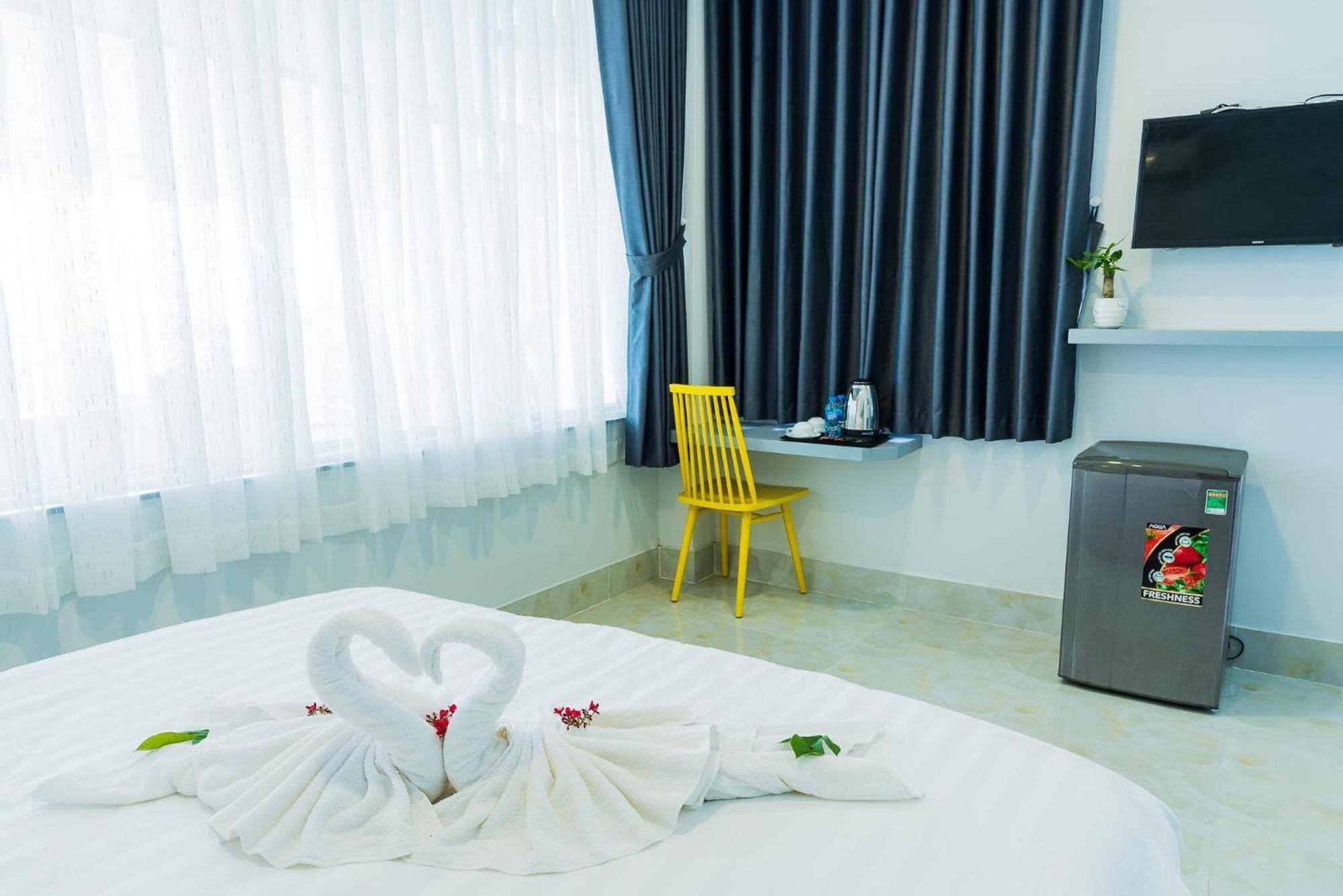 Vivian Hotel