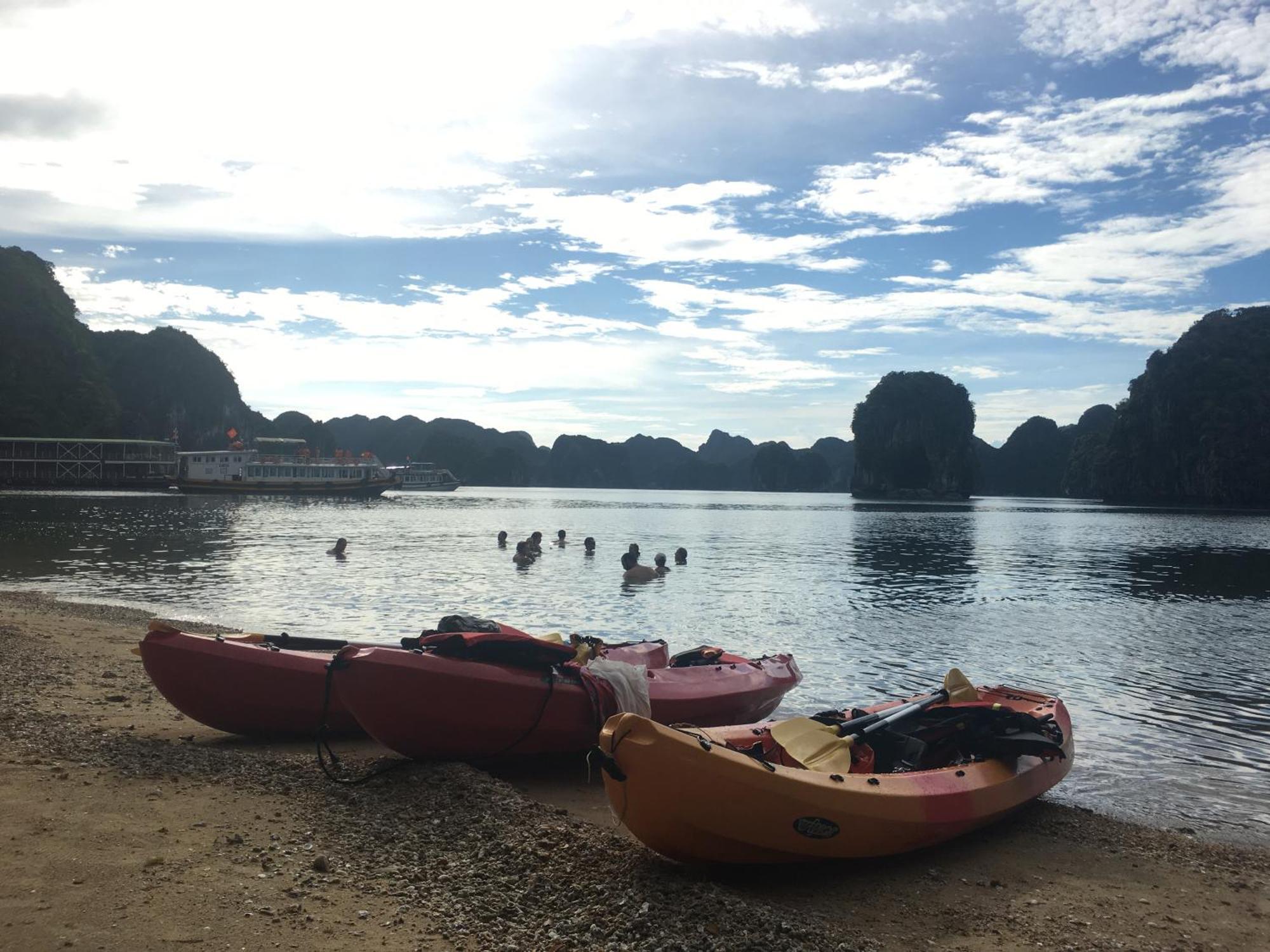 Cat Ba Bay Cruises 2*