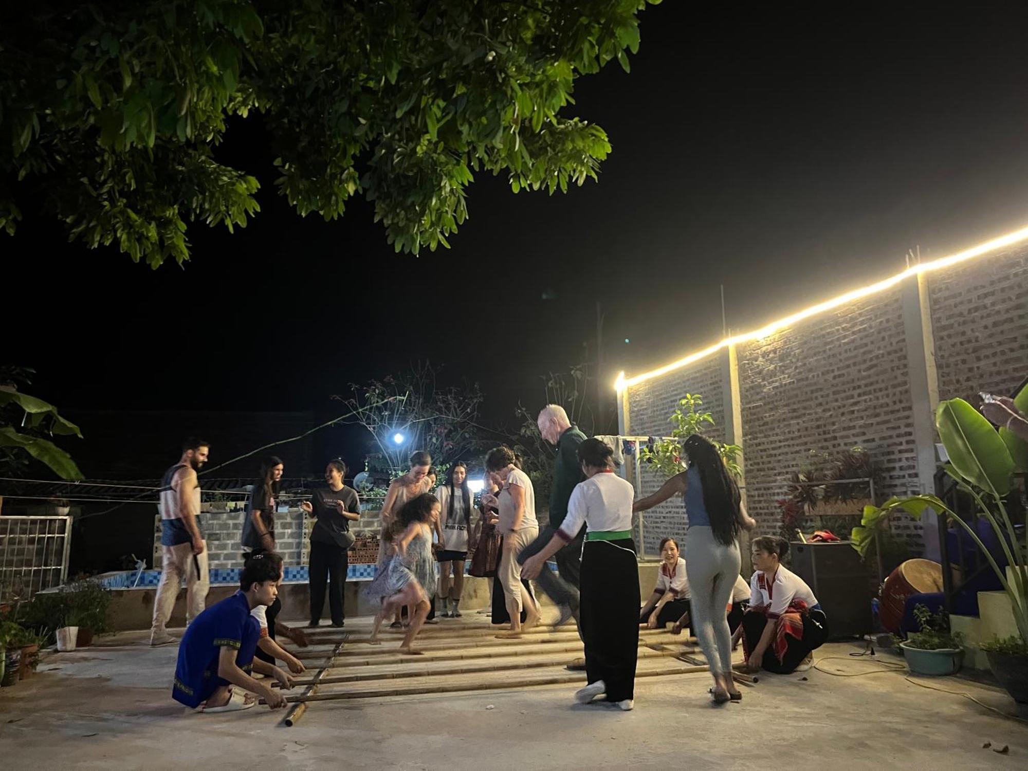 Hakuna Matata * Mai Chau