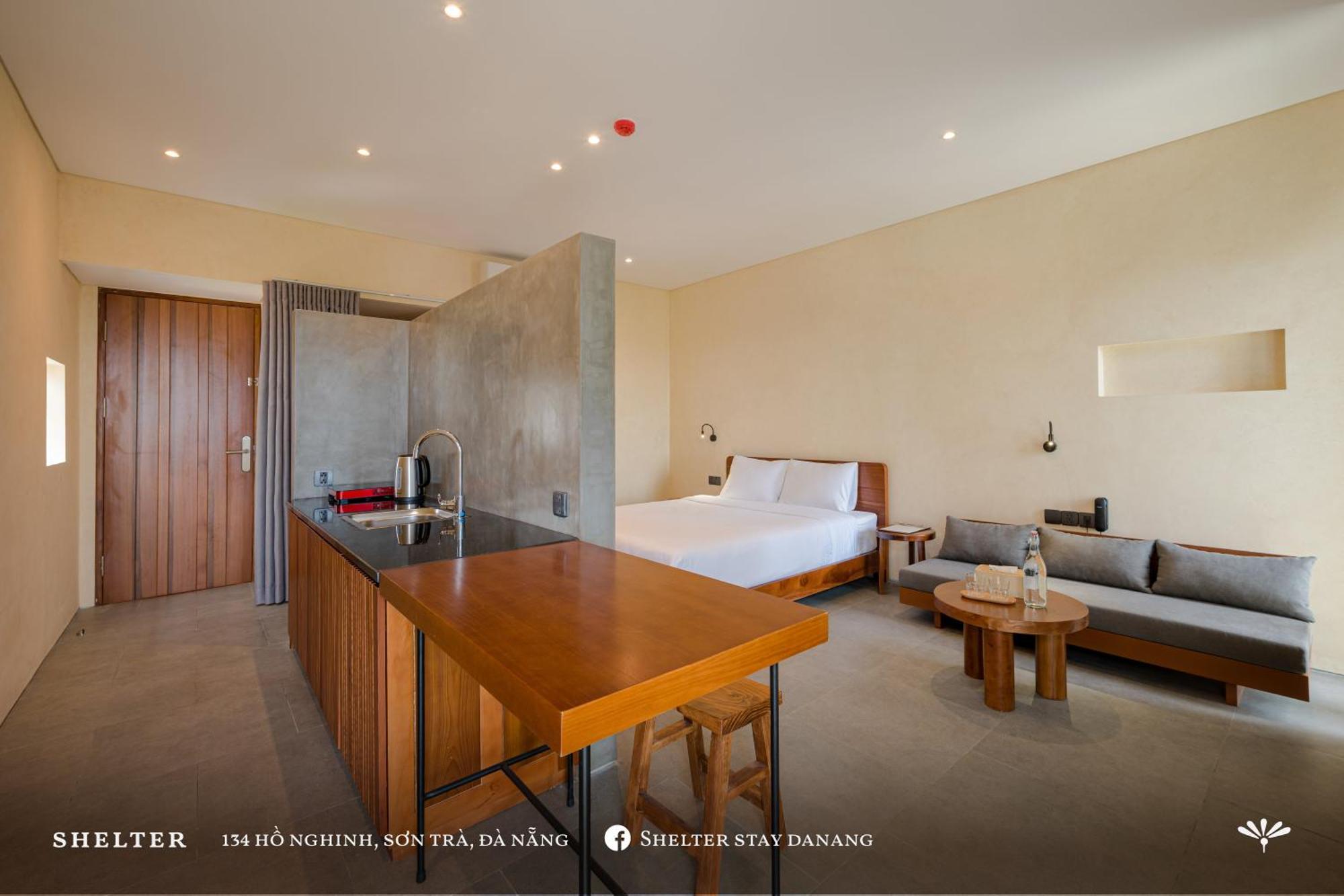 Hotel Shelter