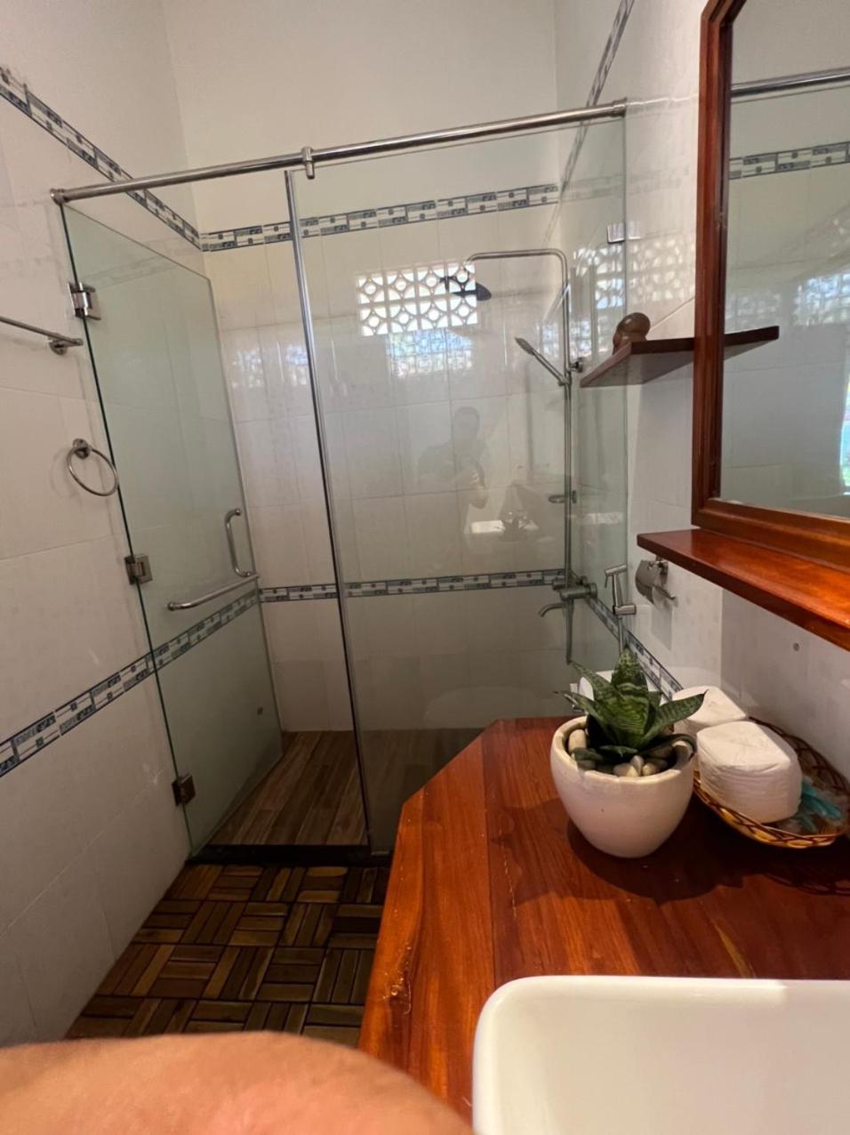Hotel An Vinh Analog House - Le Bonheur Ap Thien Phuoc