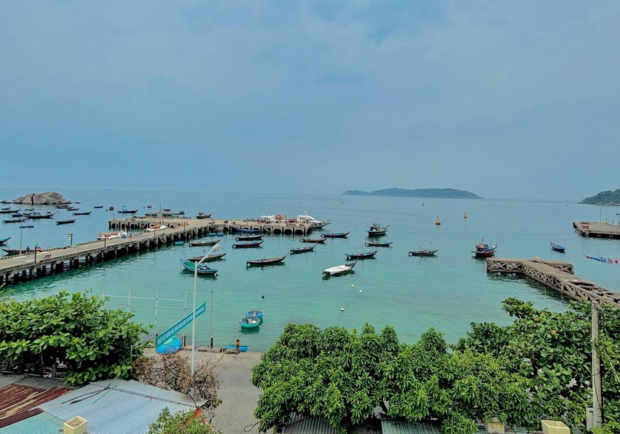Thu Trang Cu Lao Cham Ở trọ Hội An