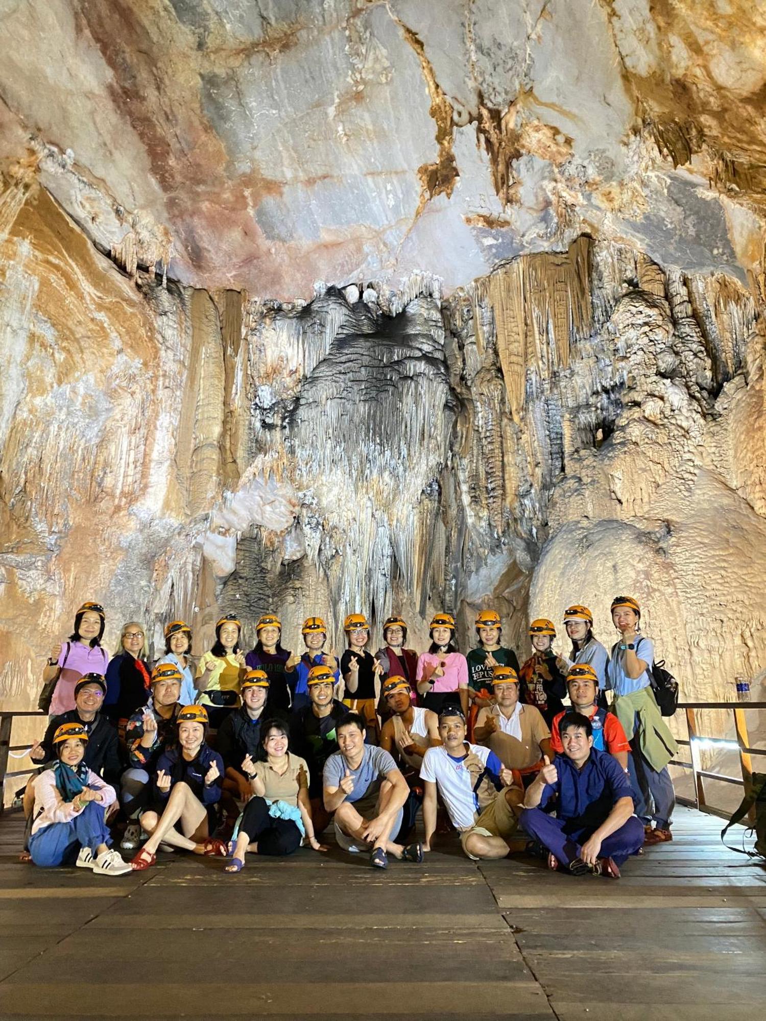 Funny Monkeys * Phong Nha