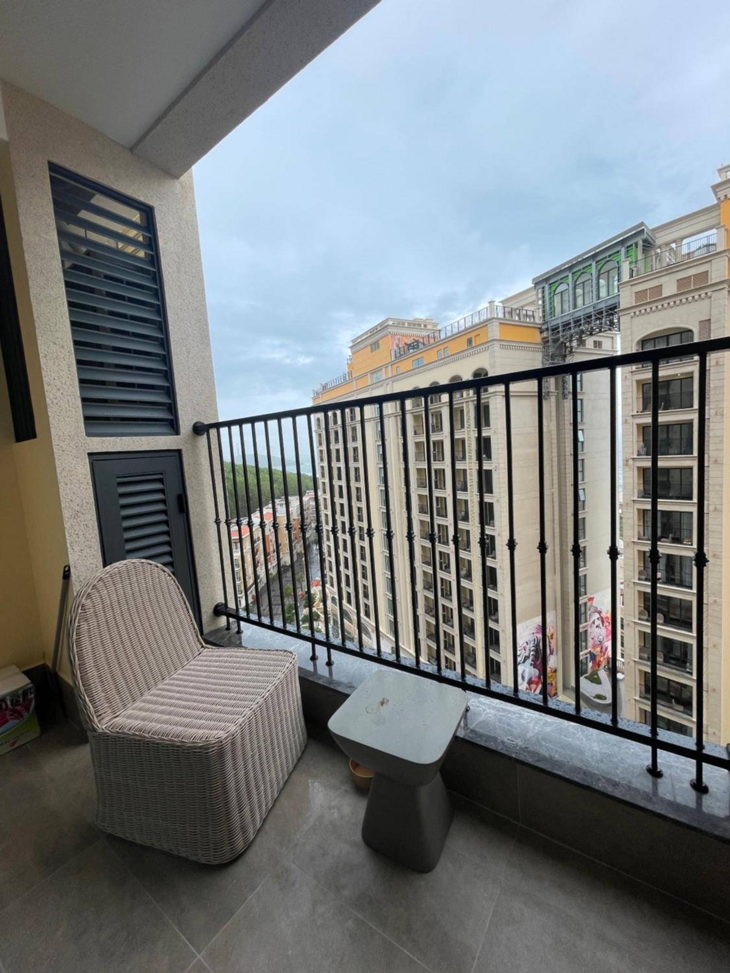Apartment Ho Nha Co Tam , Sunset Town , *